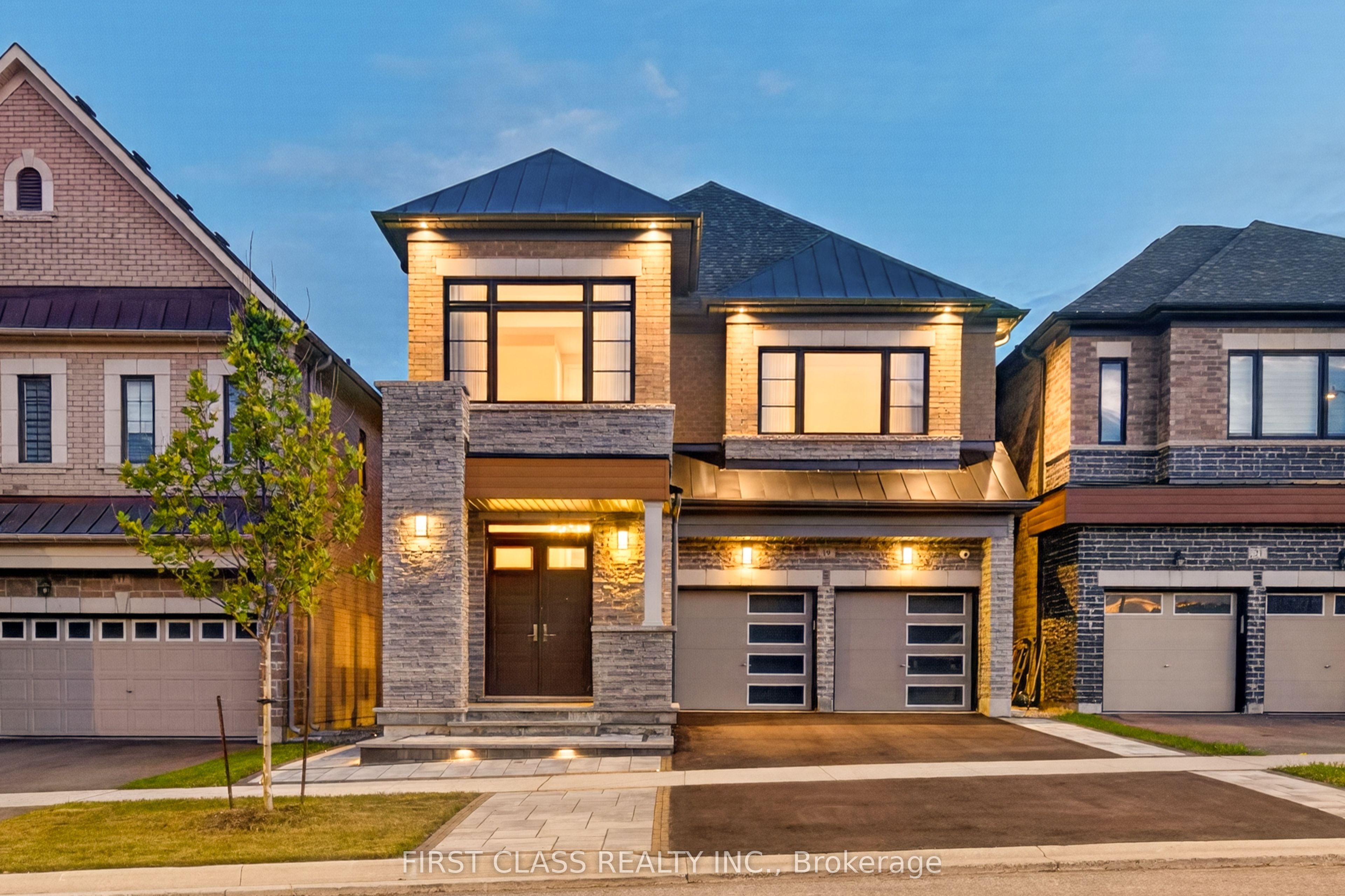 19 William Logan Drive, Richmond Hill, ON L4E 1K6 photo 2