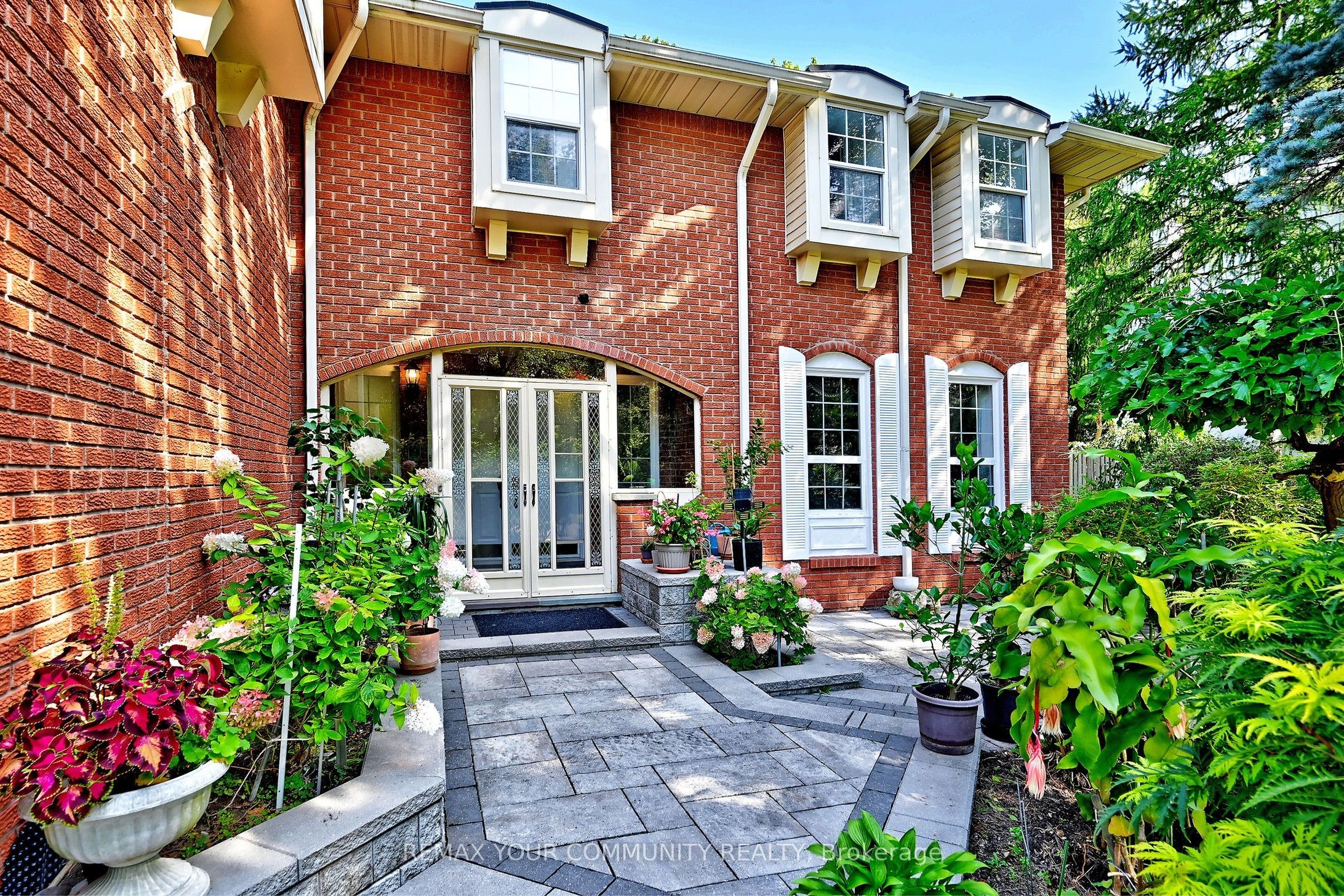 88 Cambridge Crescent, Richmond Hill, ON L4C 6G2 photo 3