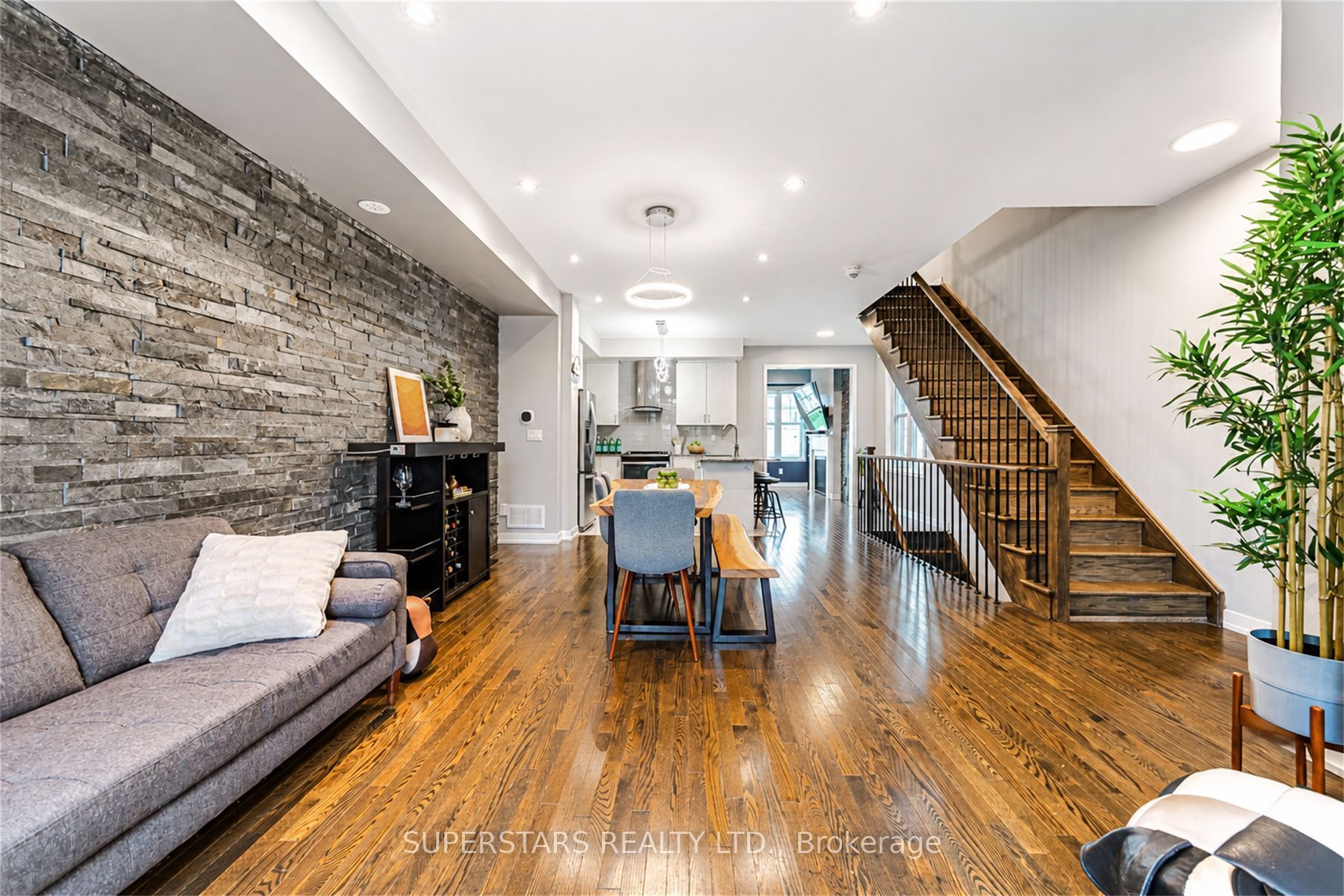 10604 Bathurst Street, Vaughan, ON L6A 4Y4 photo 2