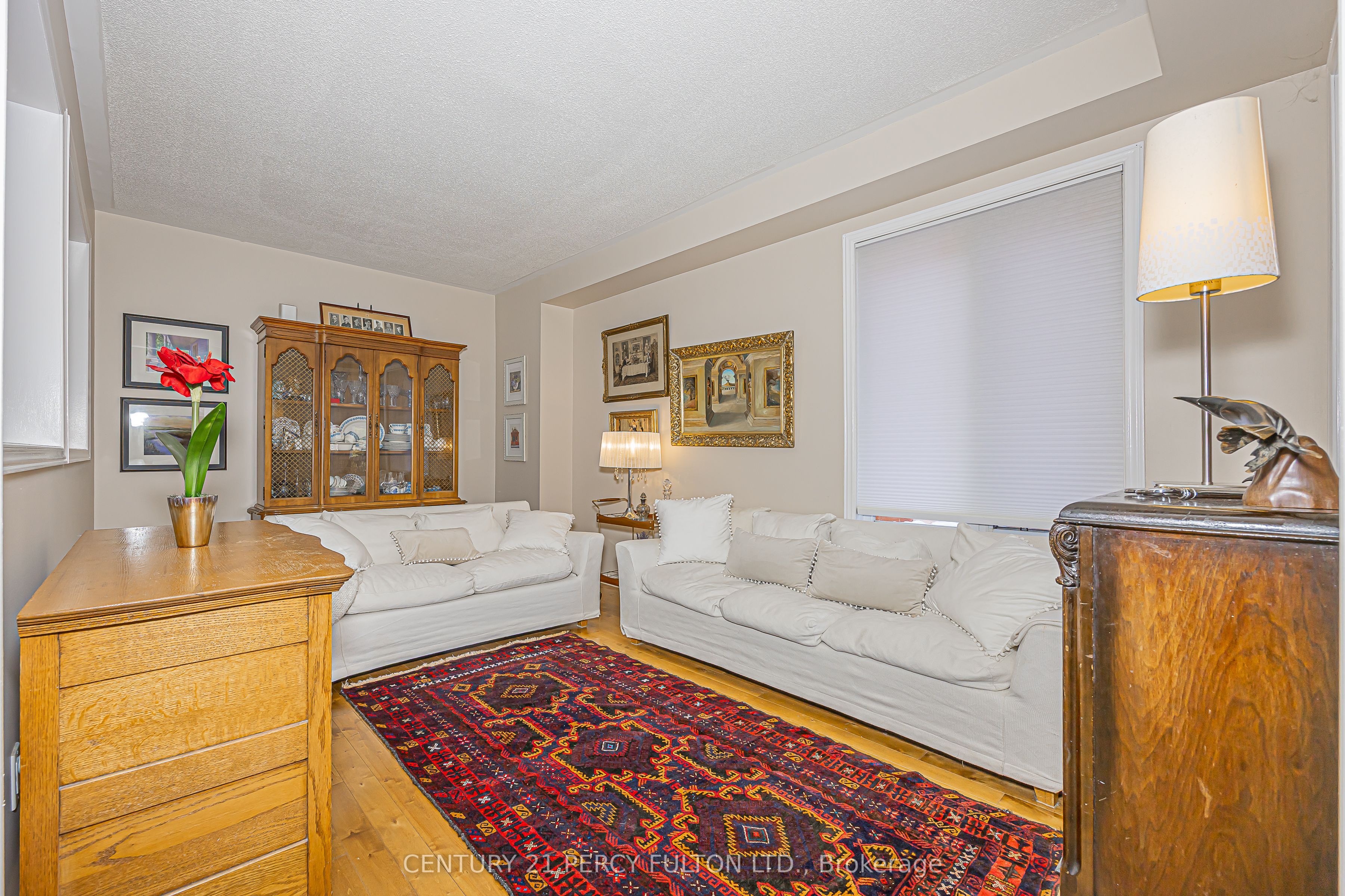 84 Loraview Lane, Aurora, ON L4G 6N5 photo 3
