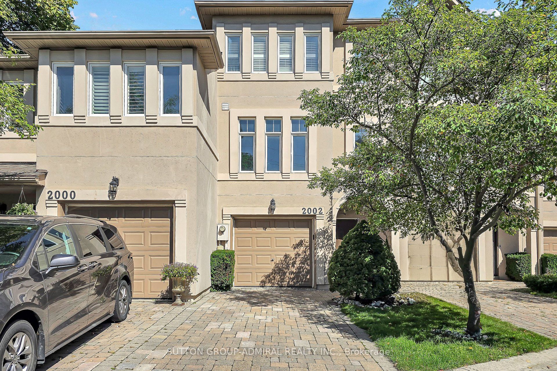 2002 John Street, Markham, ON L3T 1Z1 photo 2