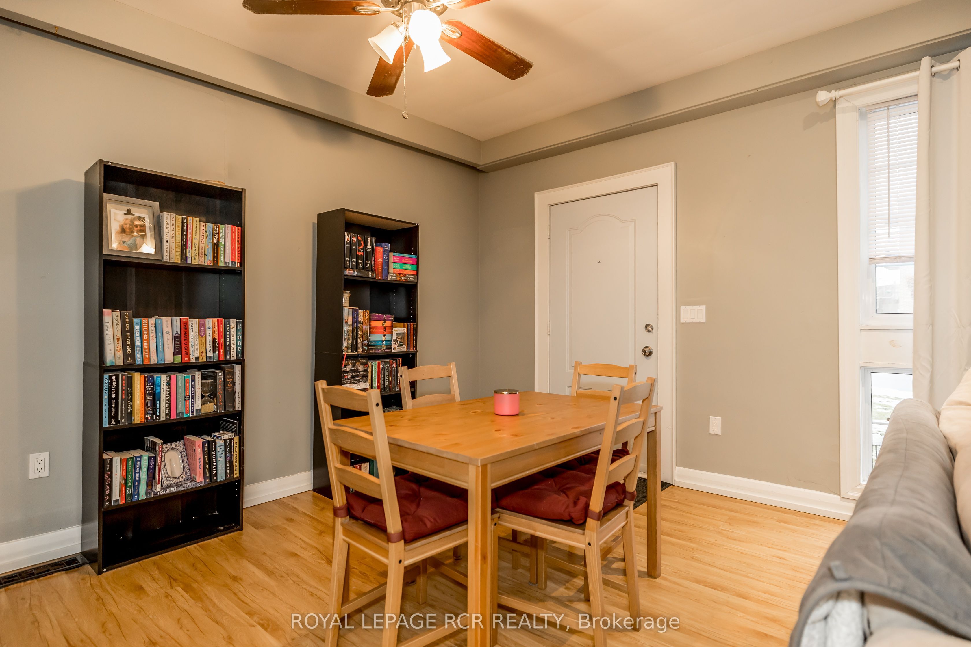 22 Centre Street 1, Bradford West Gwillimbury, ON L3Z 2P7 photo 4