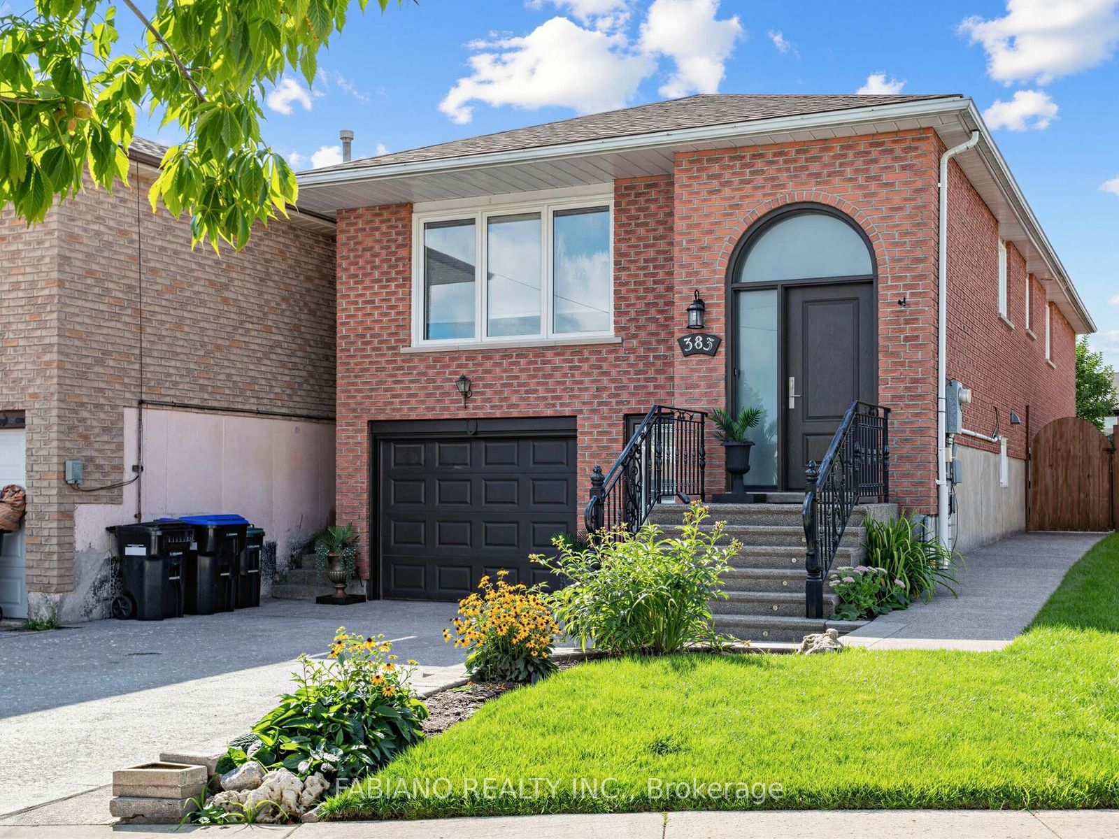383 Britannia Avenue Main (Upper), Bradford West Gwillimbury, ON L3Z 2C8