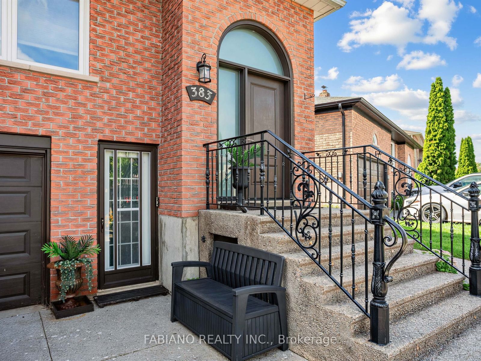 383 Britannia Avenue Main (Upper), Bradford West Gwillimbury, ON L3Z 2C8 photo 3