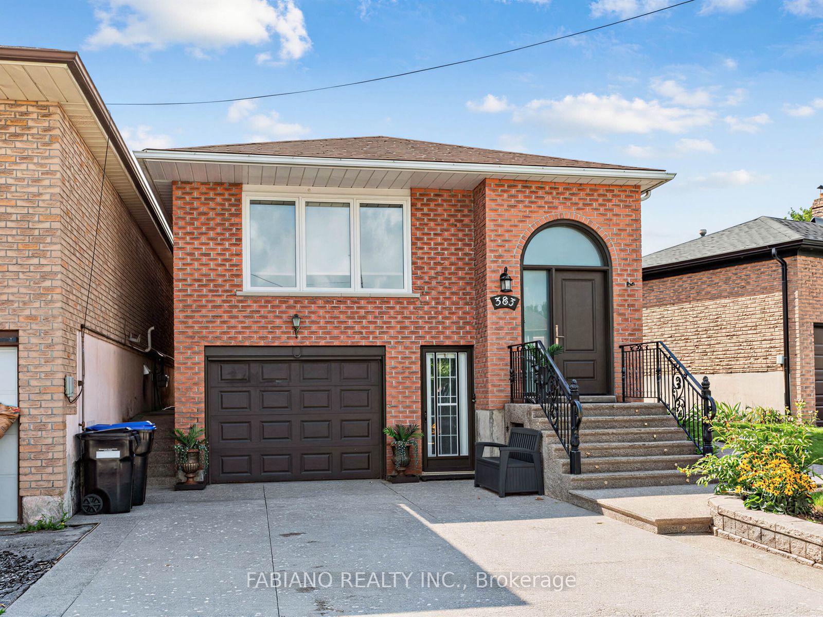 383 Britannia Avenue Main (Upper), Bradford West Gwillimbury, ON L3Z 2C8 photo 4