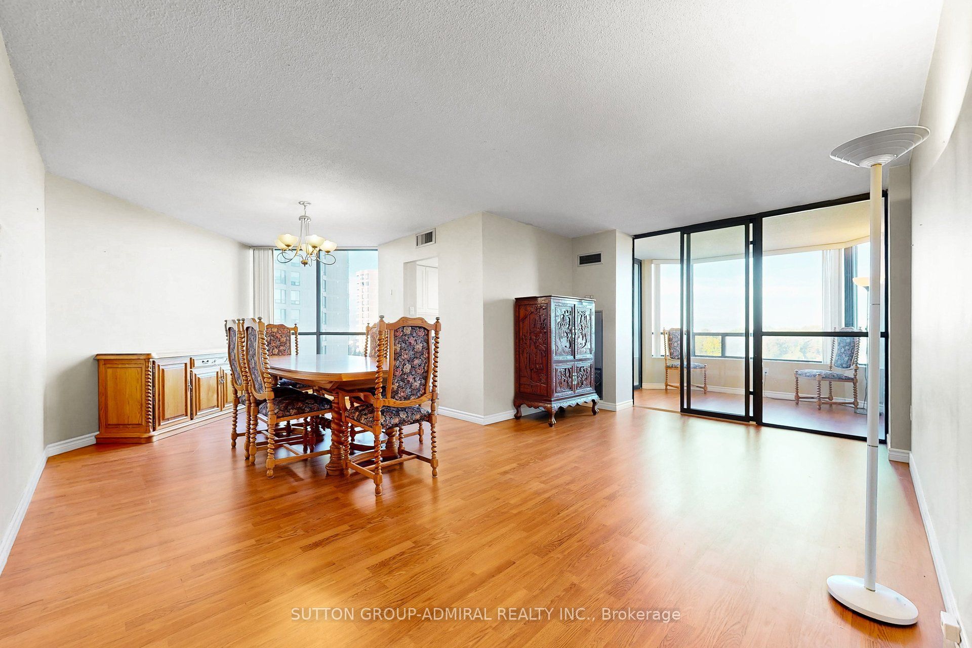 7460 Bathurst Street 711, Vaughan, ON L4J 7K9 photo 5