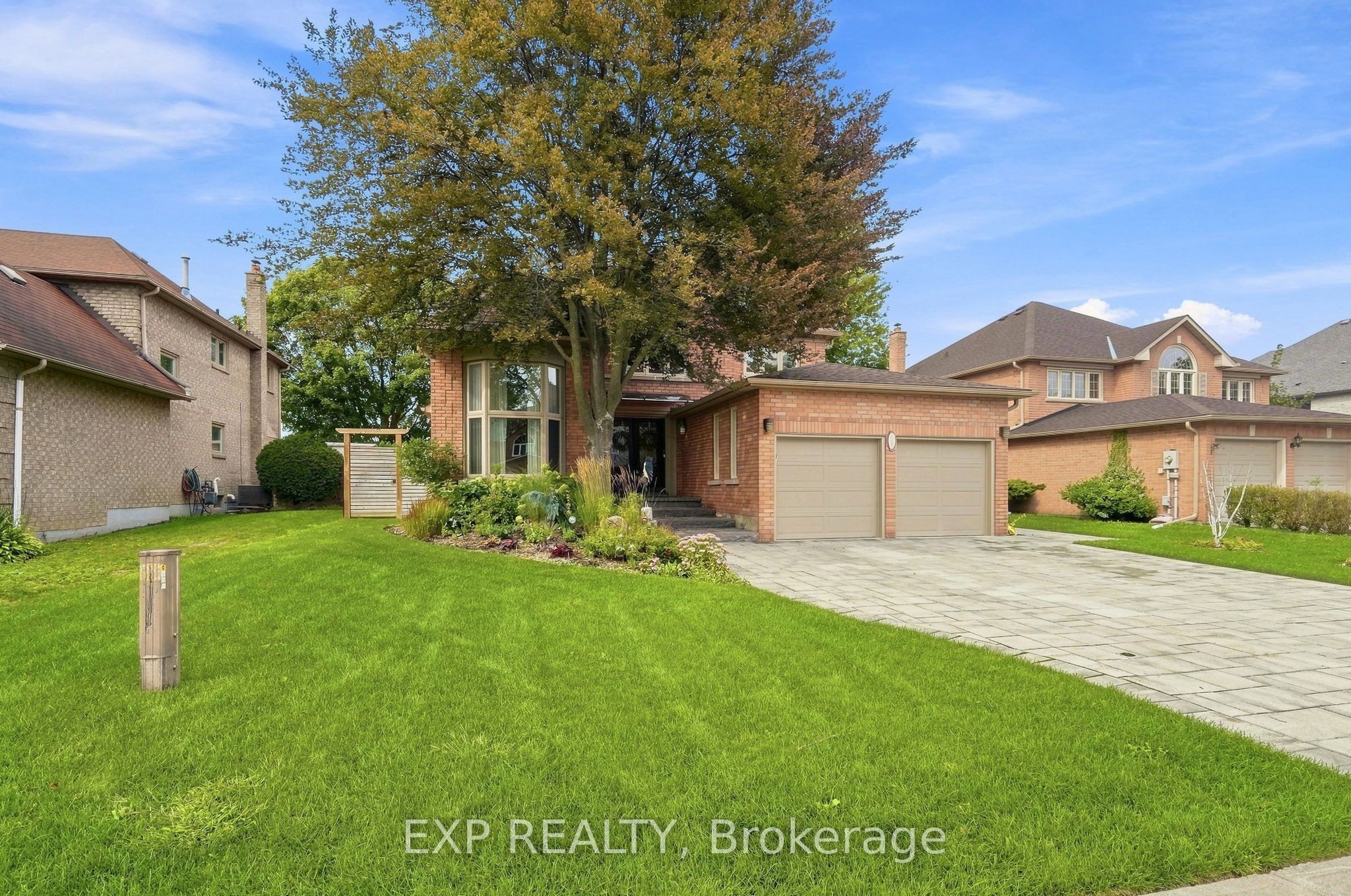 655 Culler Mews, Newmarket, ON L3X 1V8 photo 2