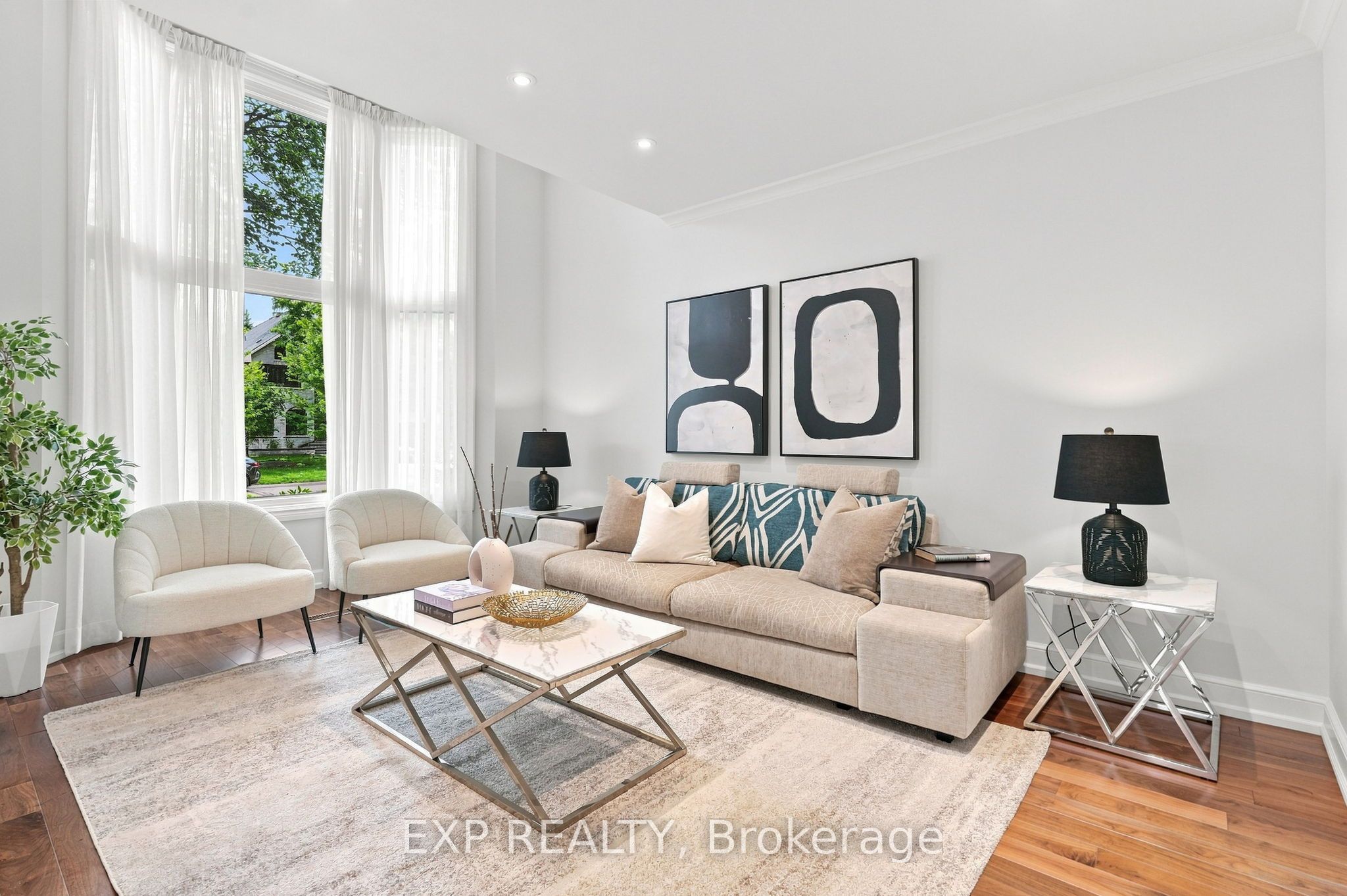 655 Culler Mews, Newmarket, ON L3X 1V8 photo 5