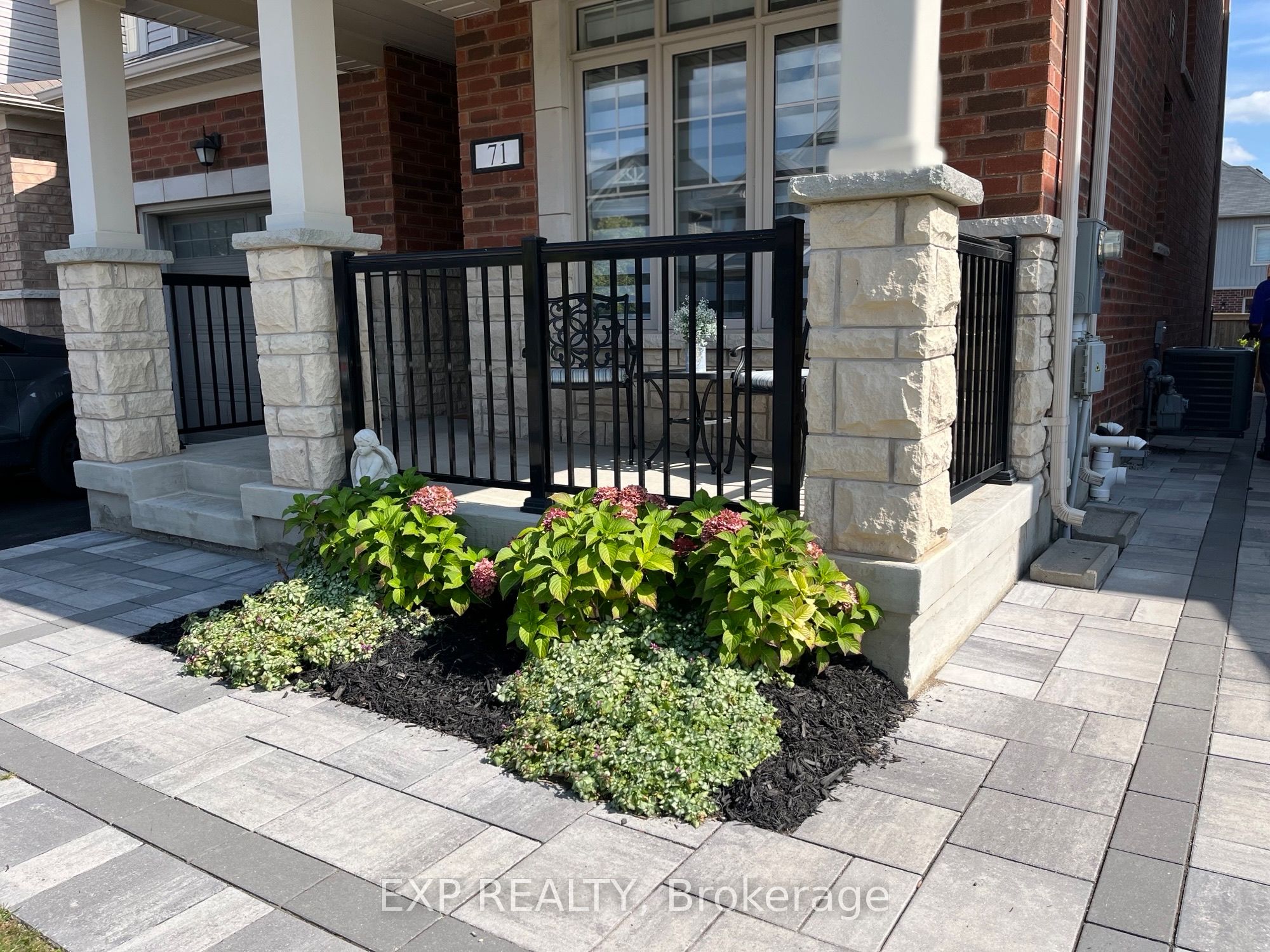 71 Donnan Drive, New Tecumseth, ON L0G 1W0 photo 2
