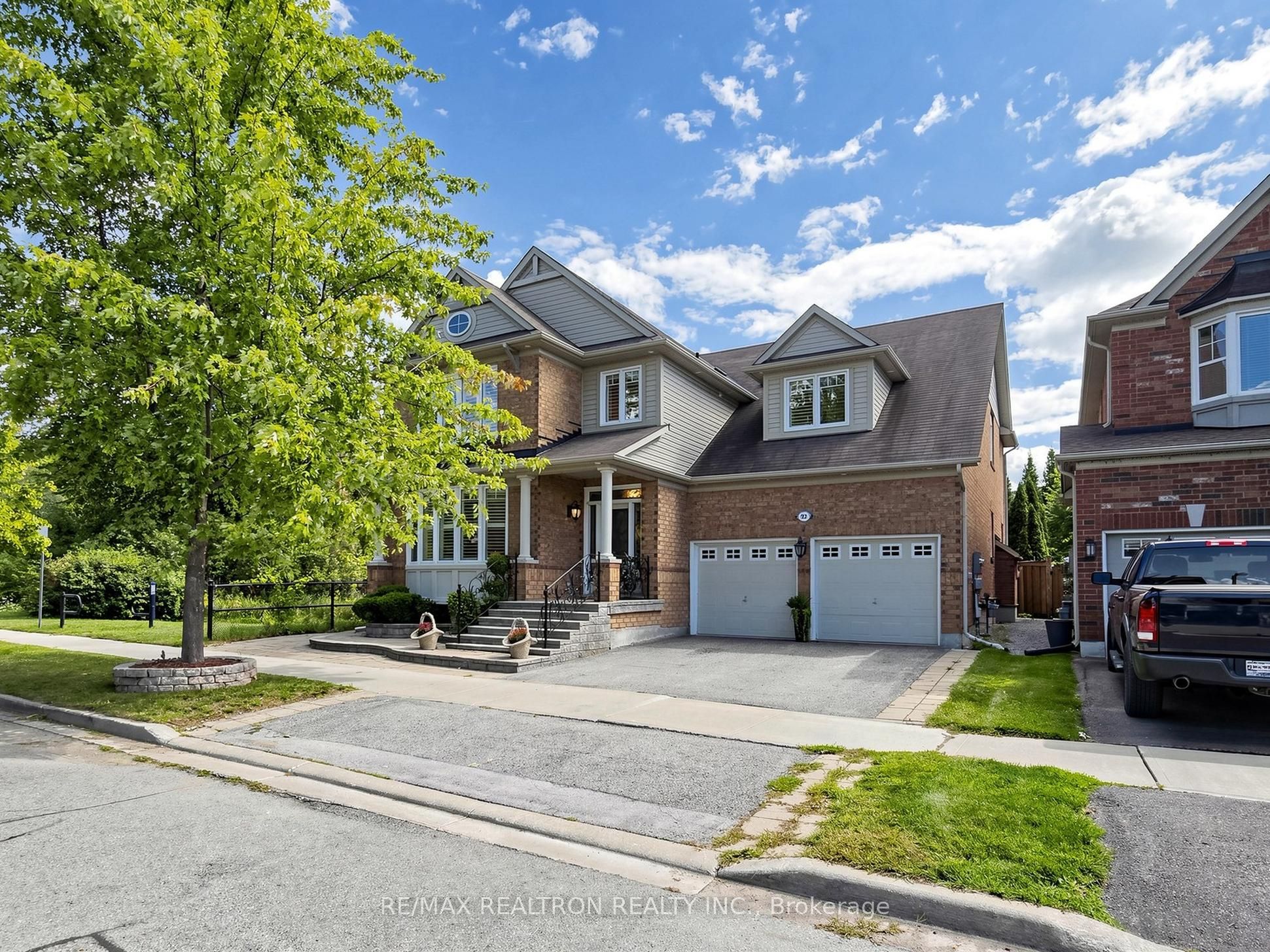 92 Clausfarm Lane, Whitchurch-Stouffville, ON L4A 0M1 photo 2