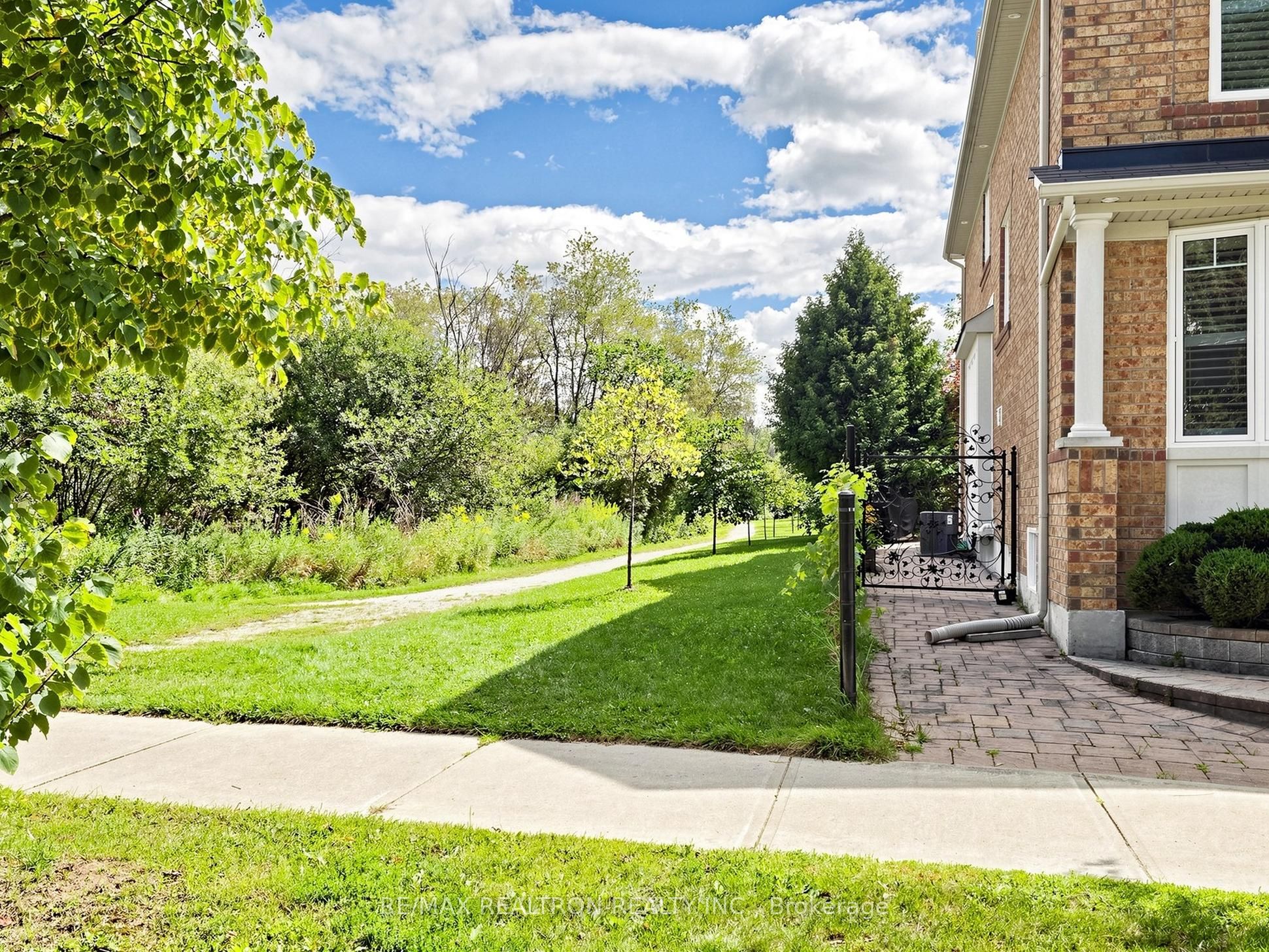 92 Clausfarm Lane, Whitchurch-Stouffville, ON L4A 0M1 photo 5