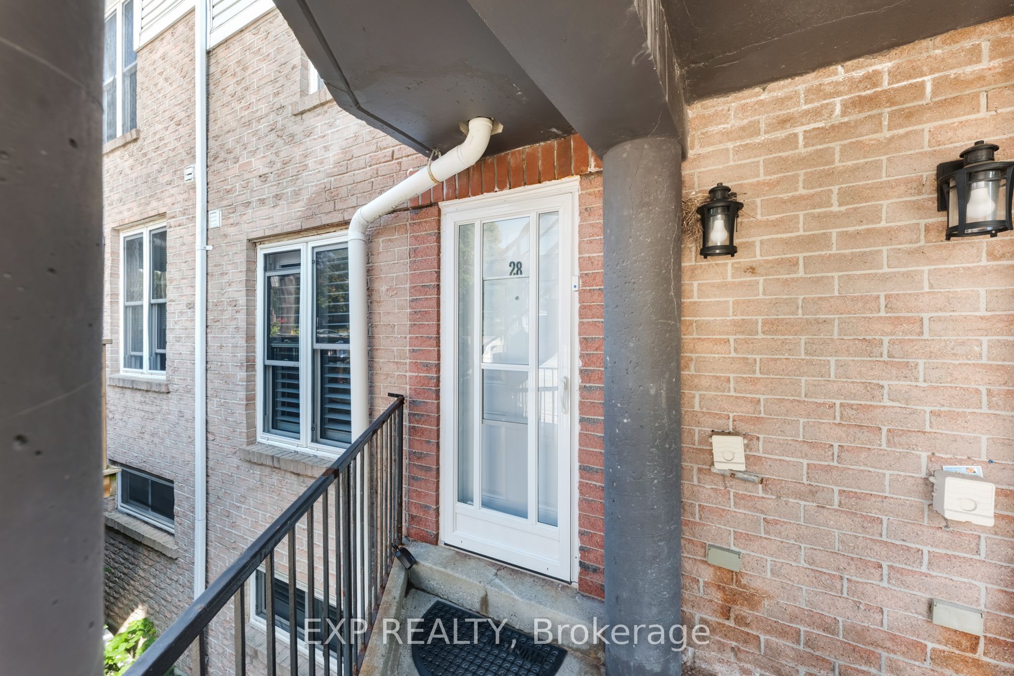115 Main Street S 28, Newmarket, ON L3Y 8J2 photo 3