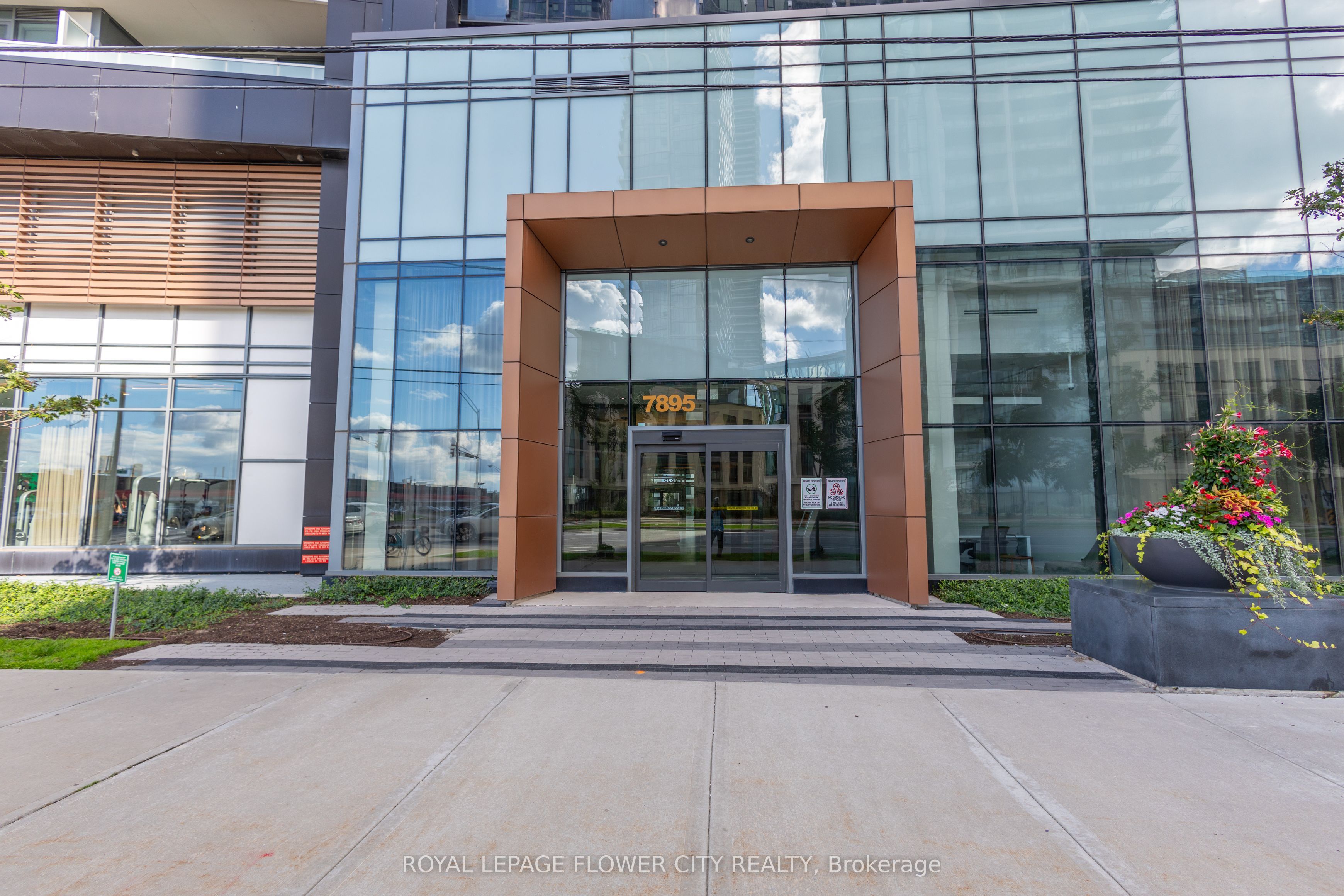 7895 Jane Street 3104, Vaughan, ON L4K 2M7 photo 4