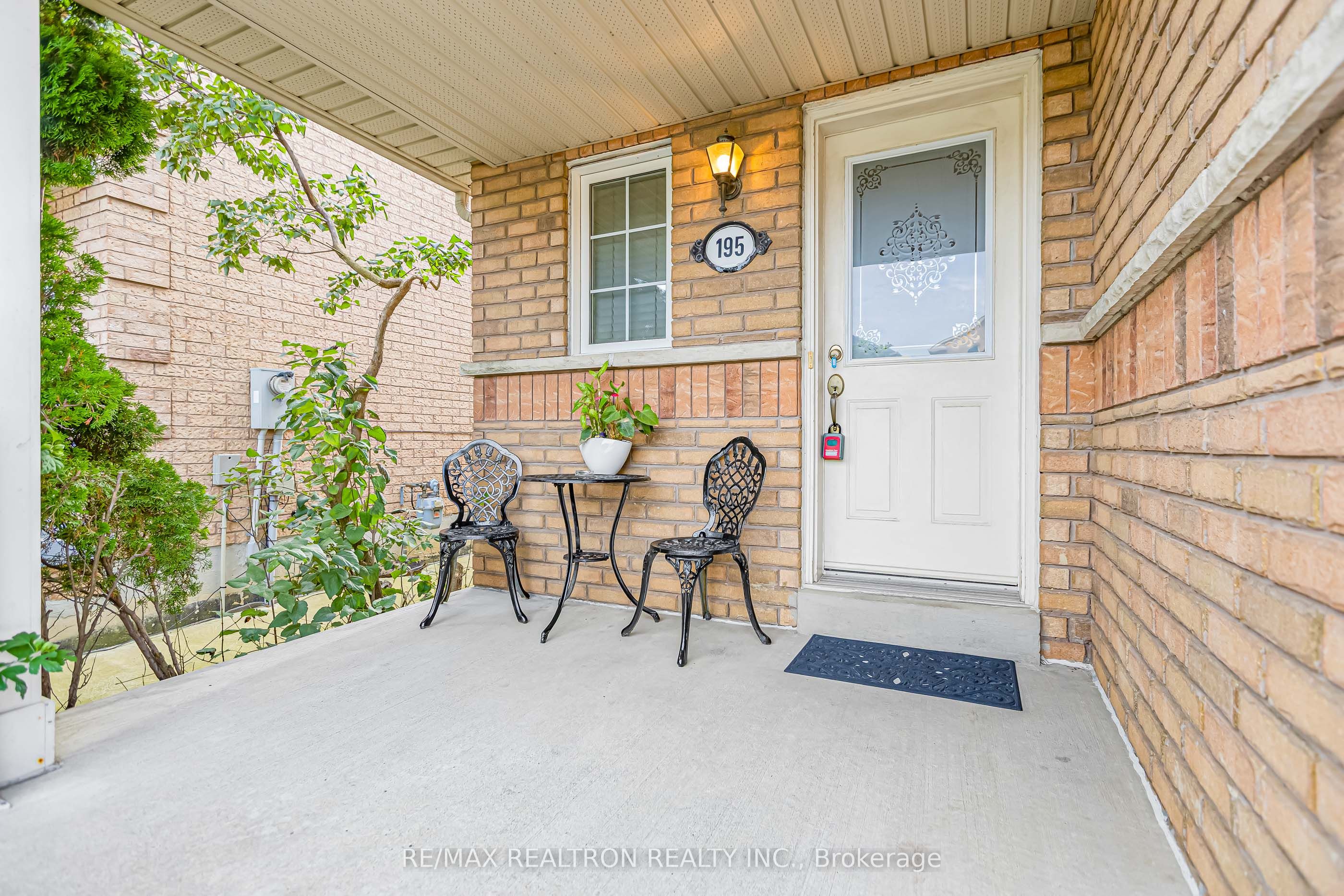 195 Kale Crescent, Vaughan, ON L6A 3R2 photo 4