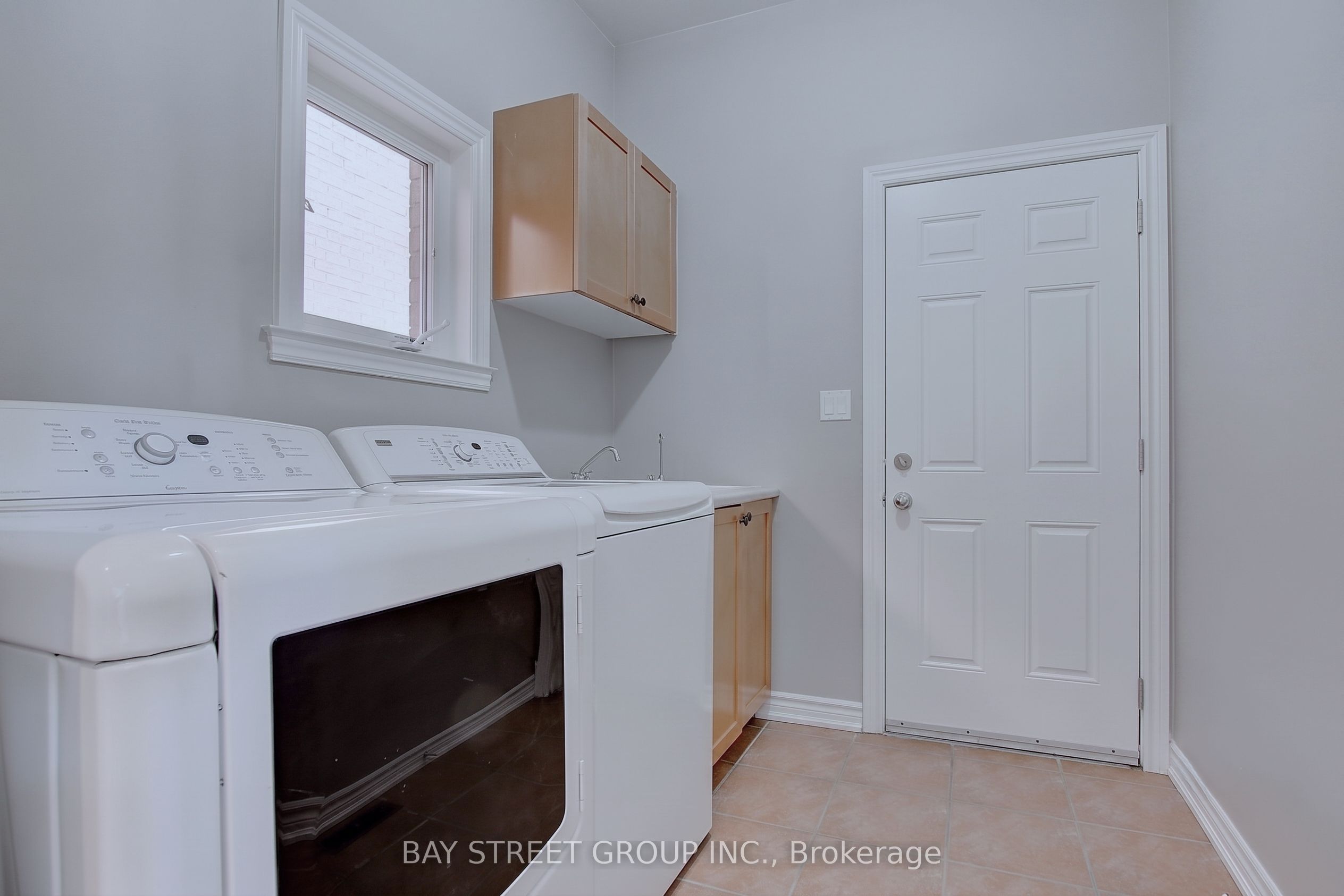 23 Eagle Peak Drive, Richmond Hill, ON L4S 2W3 photo 4