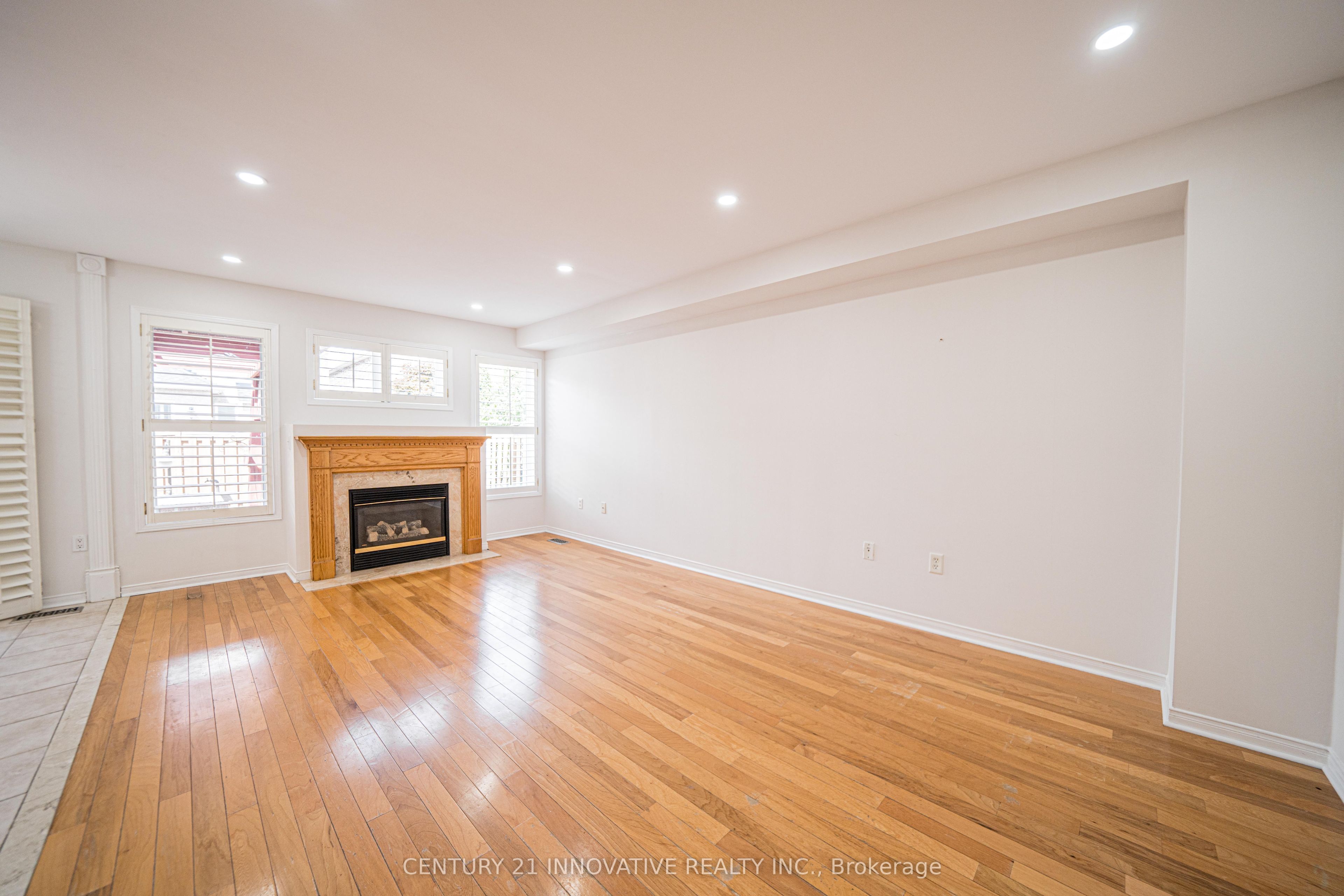 117 Raintree Crescent, Richmond Hill, ON L4E 3Y8 photo 5