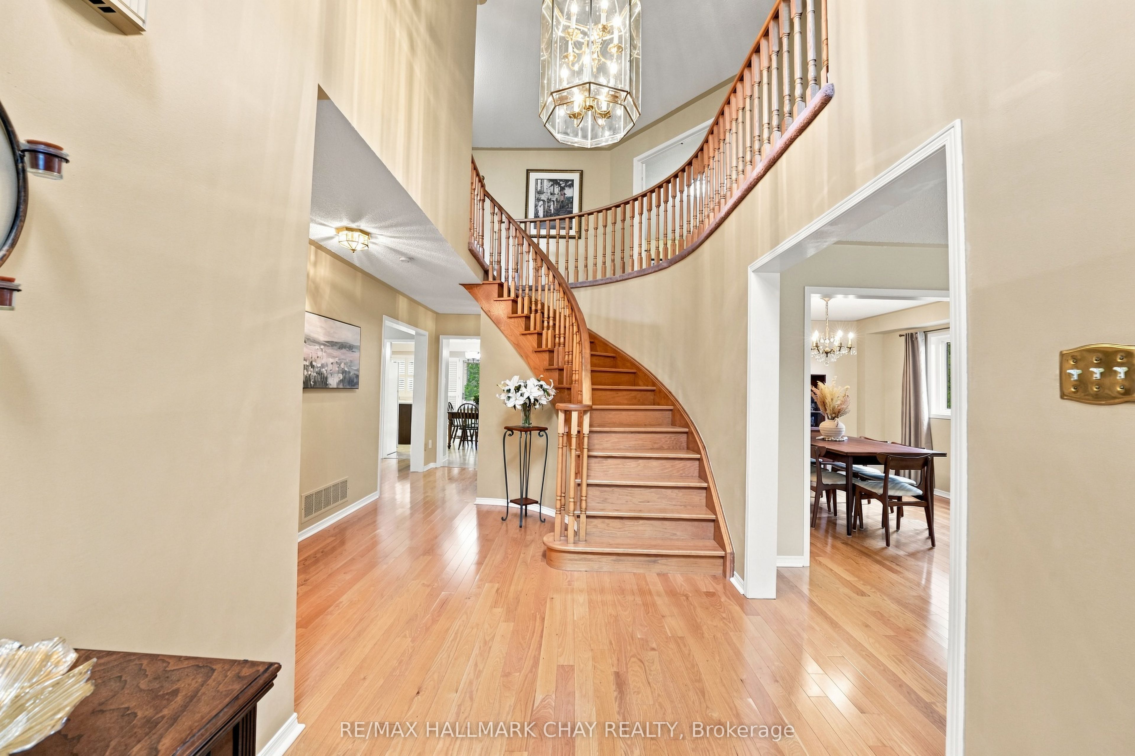 380 Alex Doner Drive, Newmarket, ON L3X 1E1 photo 5
