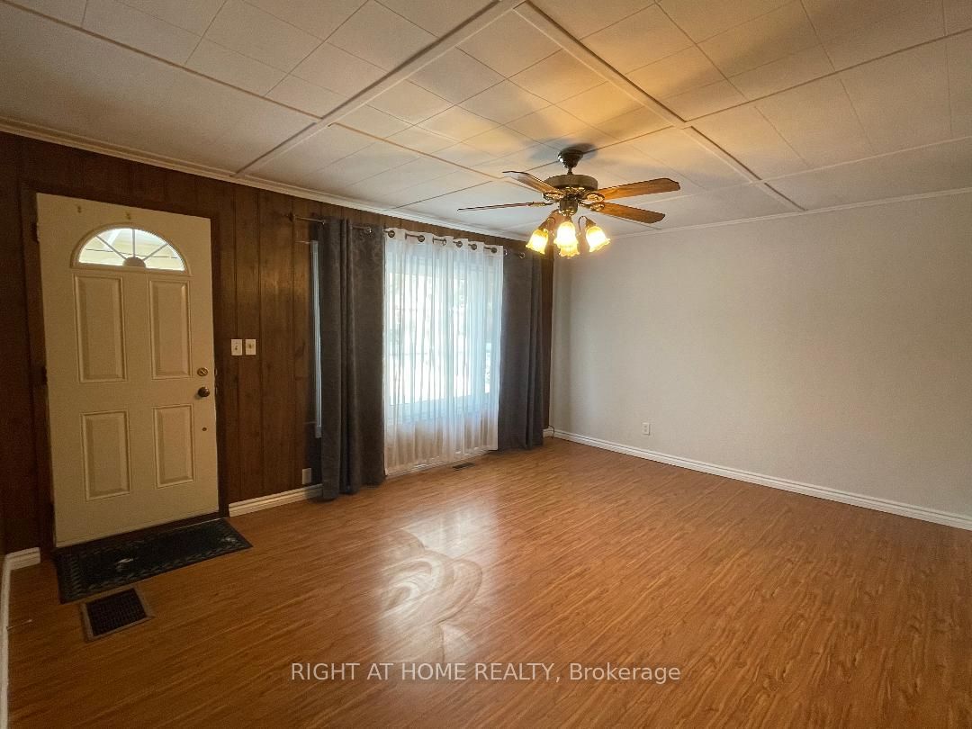 265 Shorecrest Road main floor 1br unit, Georgina, ON L4P 1J3