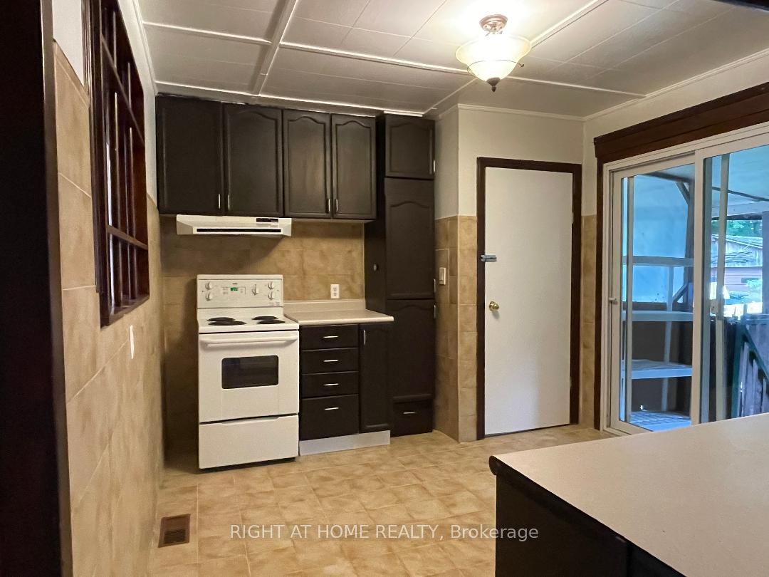 265 Shorecrest Road main floor 1br unit, Georgina, ON L4P 1J3 photo 4