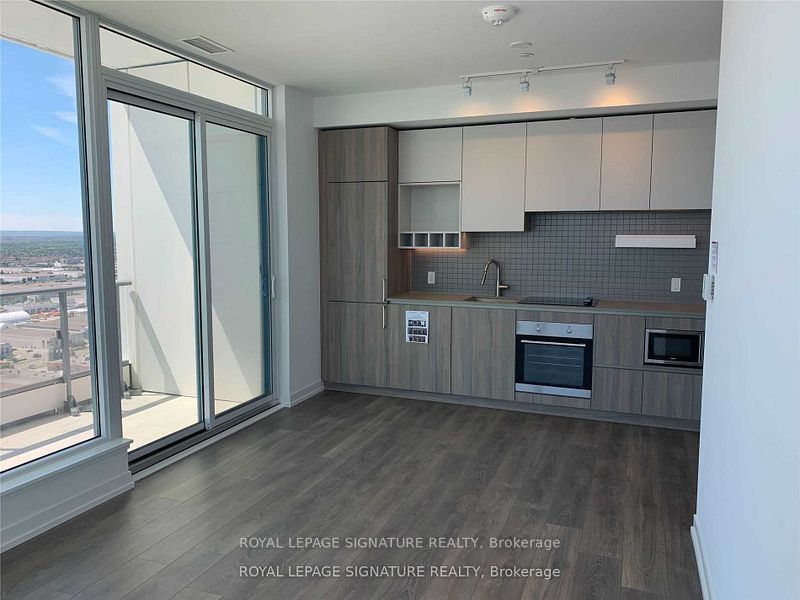950 Portage Parkway 3209, Vaughan, ON L4K 0J7 photo 5