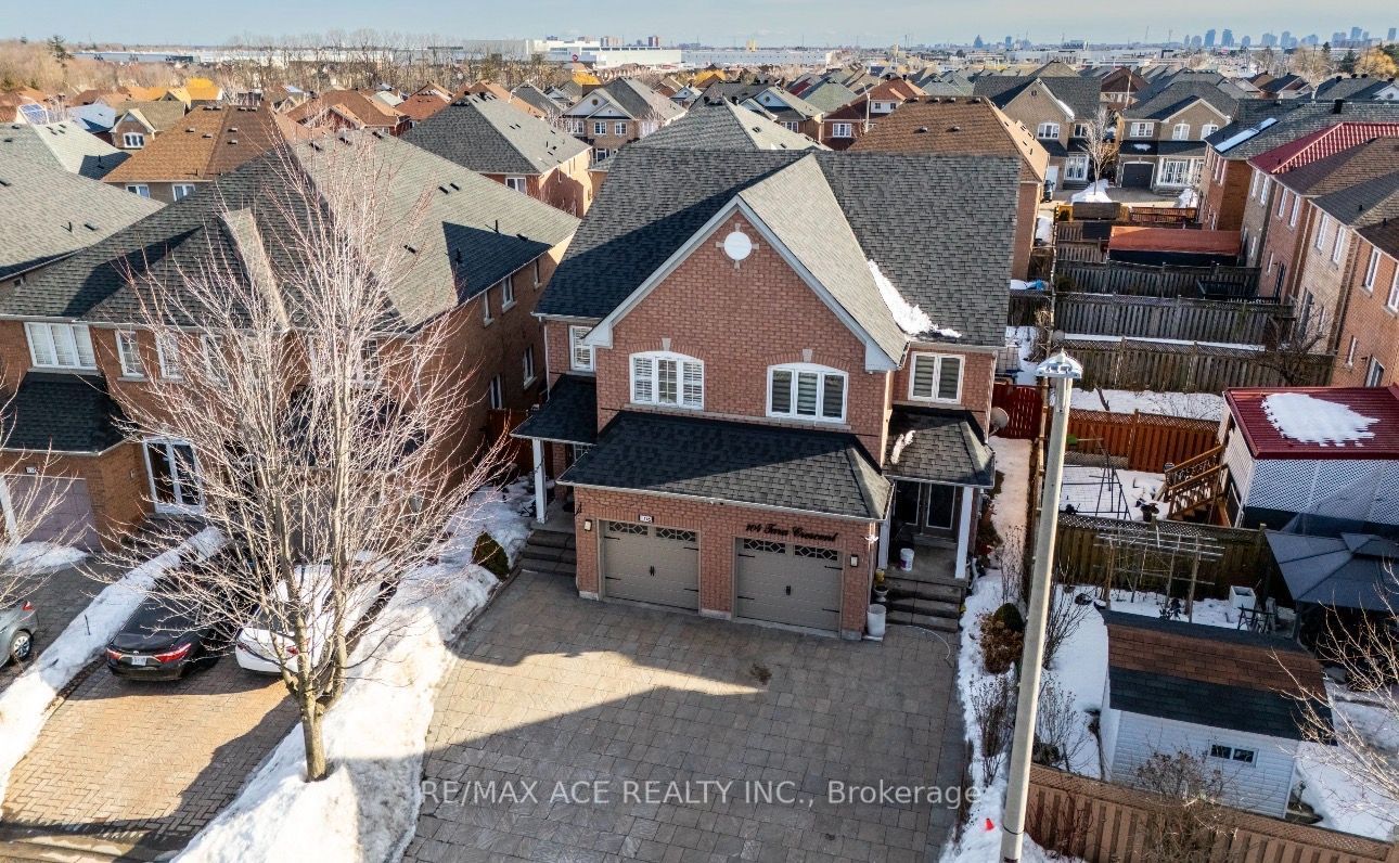 106 Tara Crescent Bsmt, Markham, ON L3S 4S8 photo 2