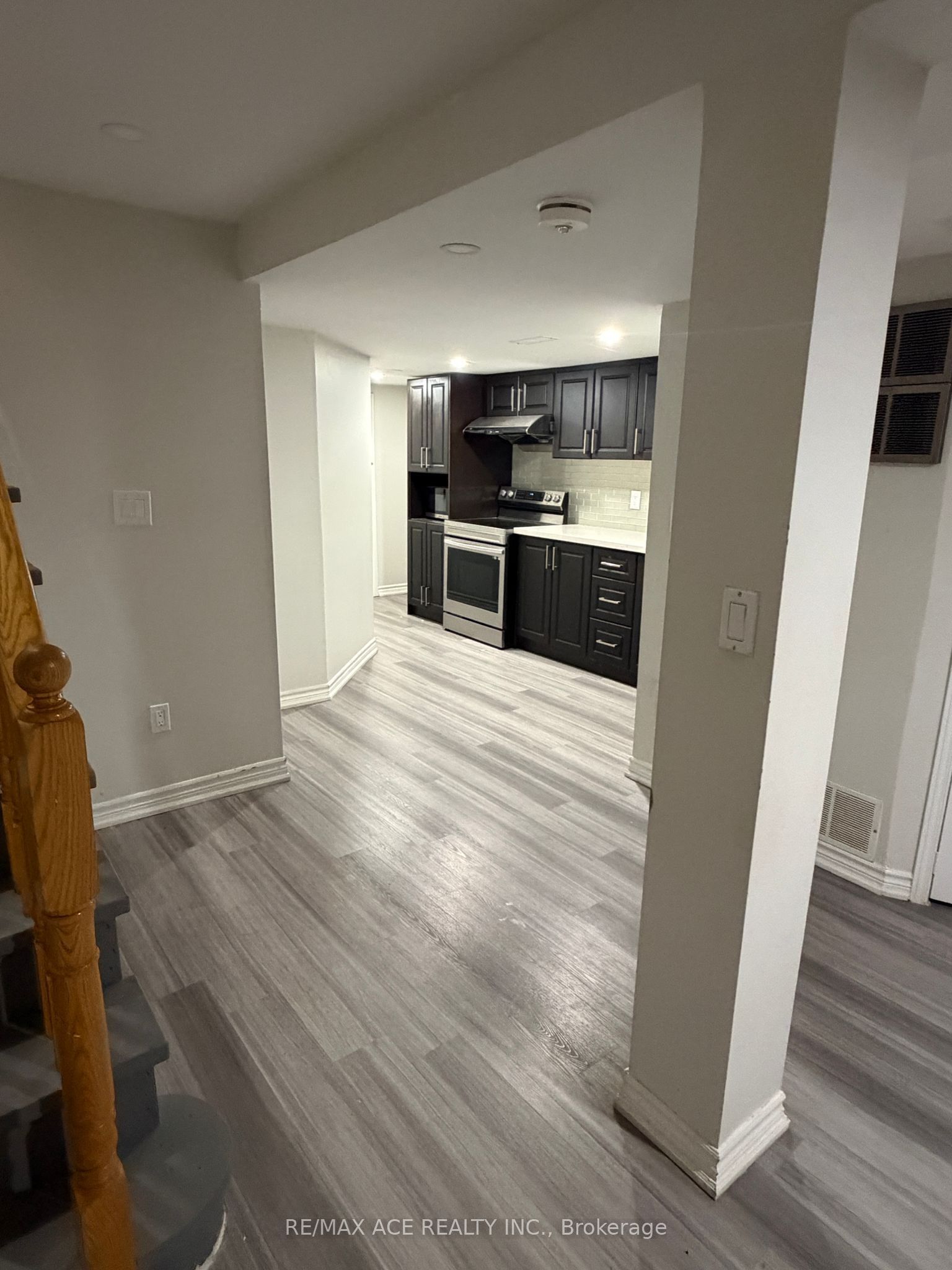 106 Tara Crescent Bsmt, Markham, ON L3S 4S8 photo 5