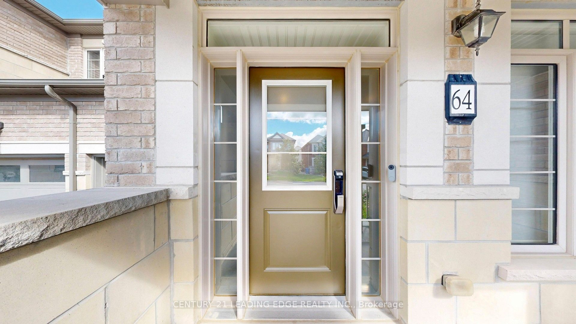 64 Mondial Crescent, East Gwillimbury, ON L9N 0S2 photo 2