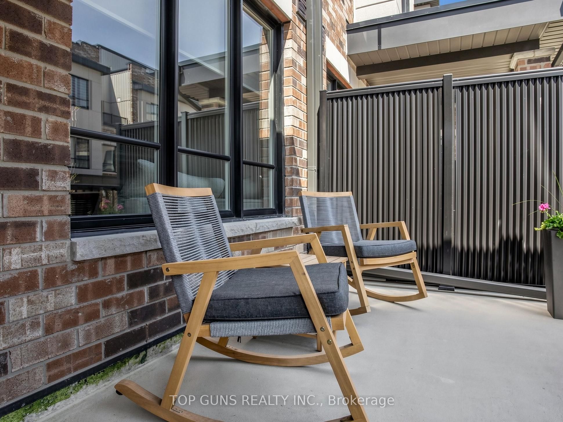 50 Baynes Way 4, Bradford West Gwillimbury, ON L3Z 4M4 photo 3