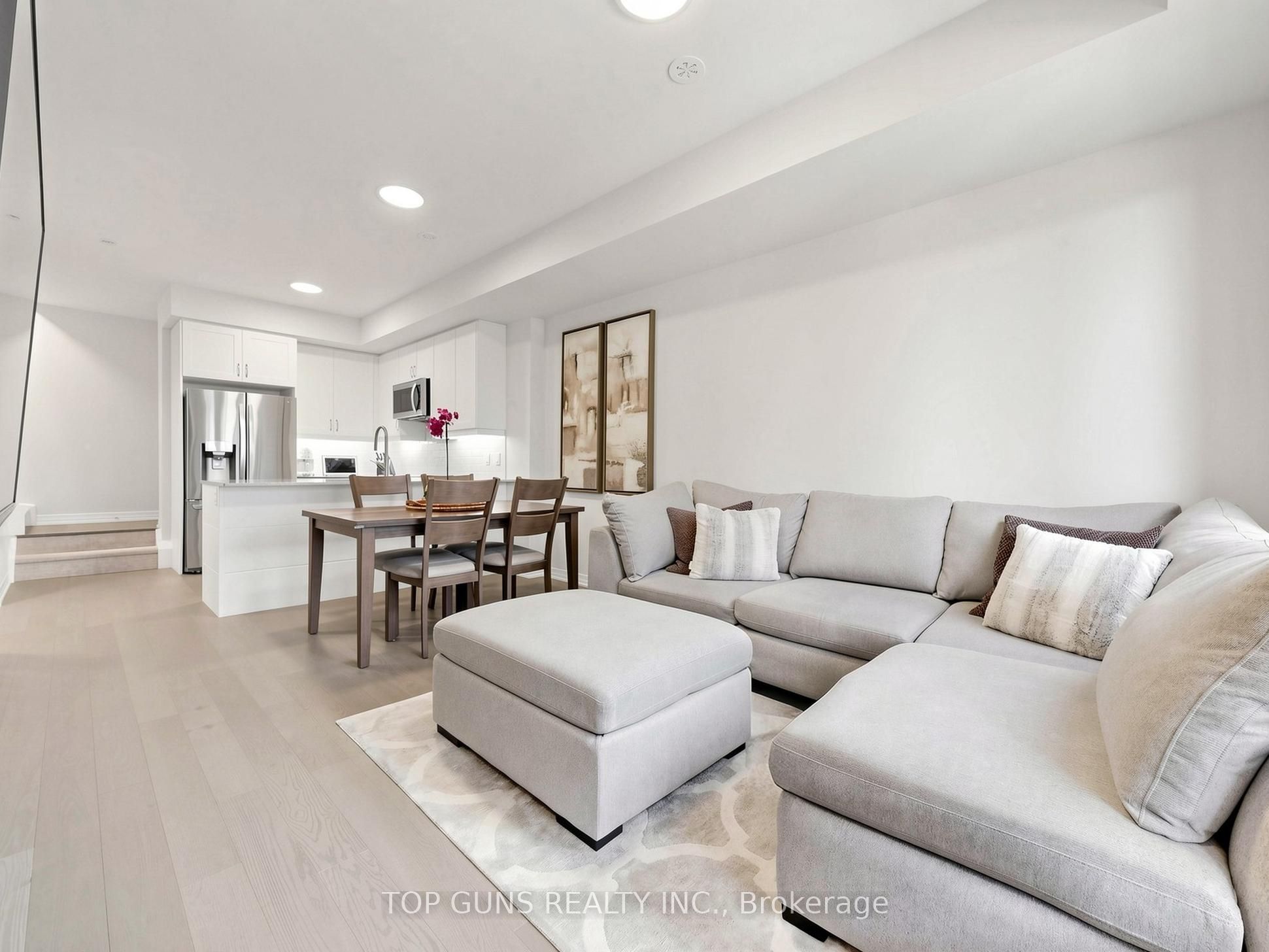 50 Baynes Way 4, Bradford West Gwillimbury, ON L3Z 4M4 photo 4