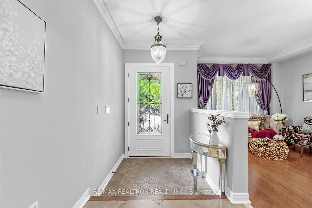 52 Canelli Heights Court, Vaughan, ON L4J 8V5 photo 4