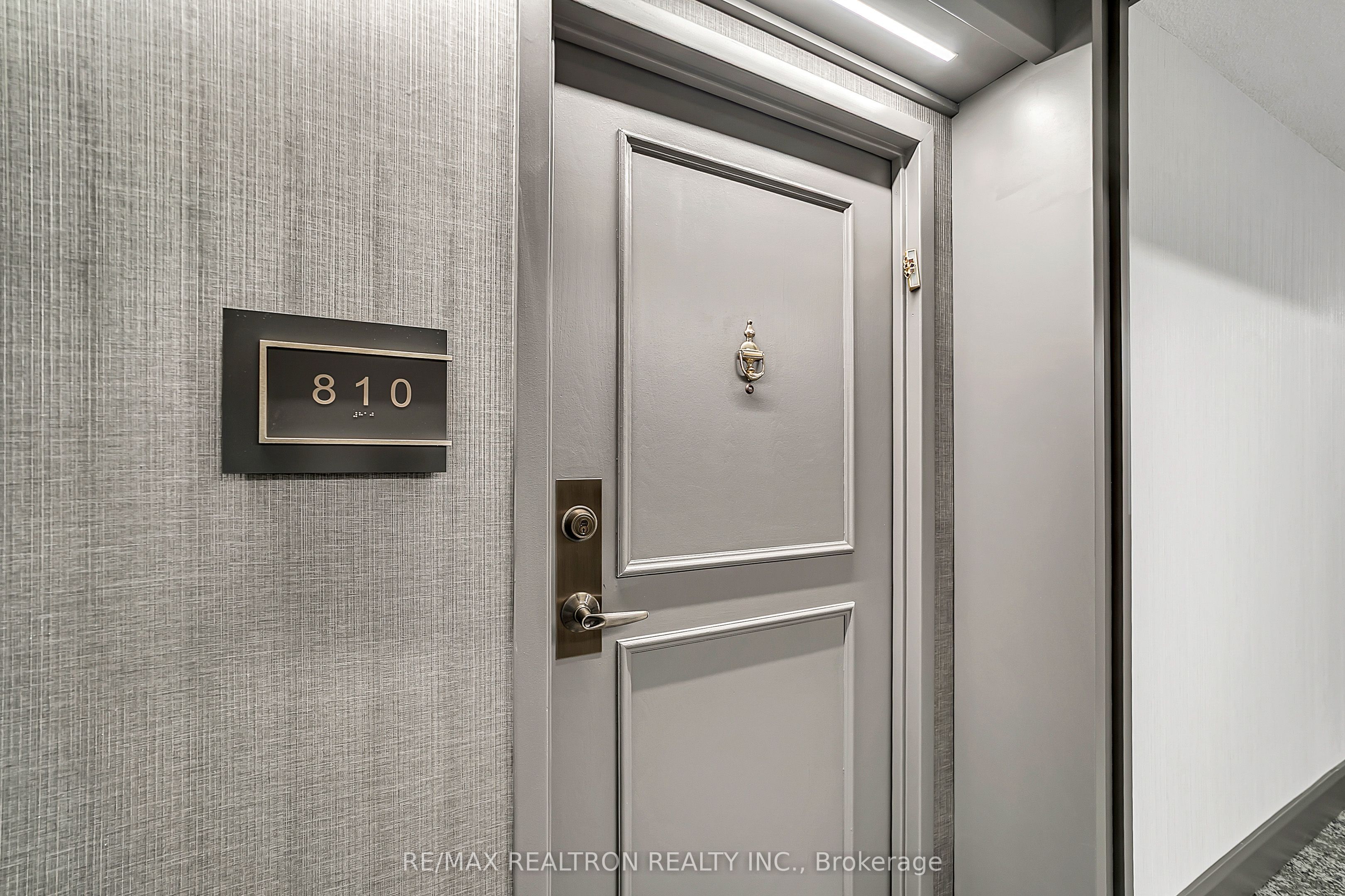 7 Townsgate Drive 810, Vaughan, ON L4J 7Z9 photo 4