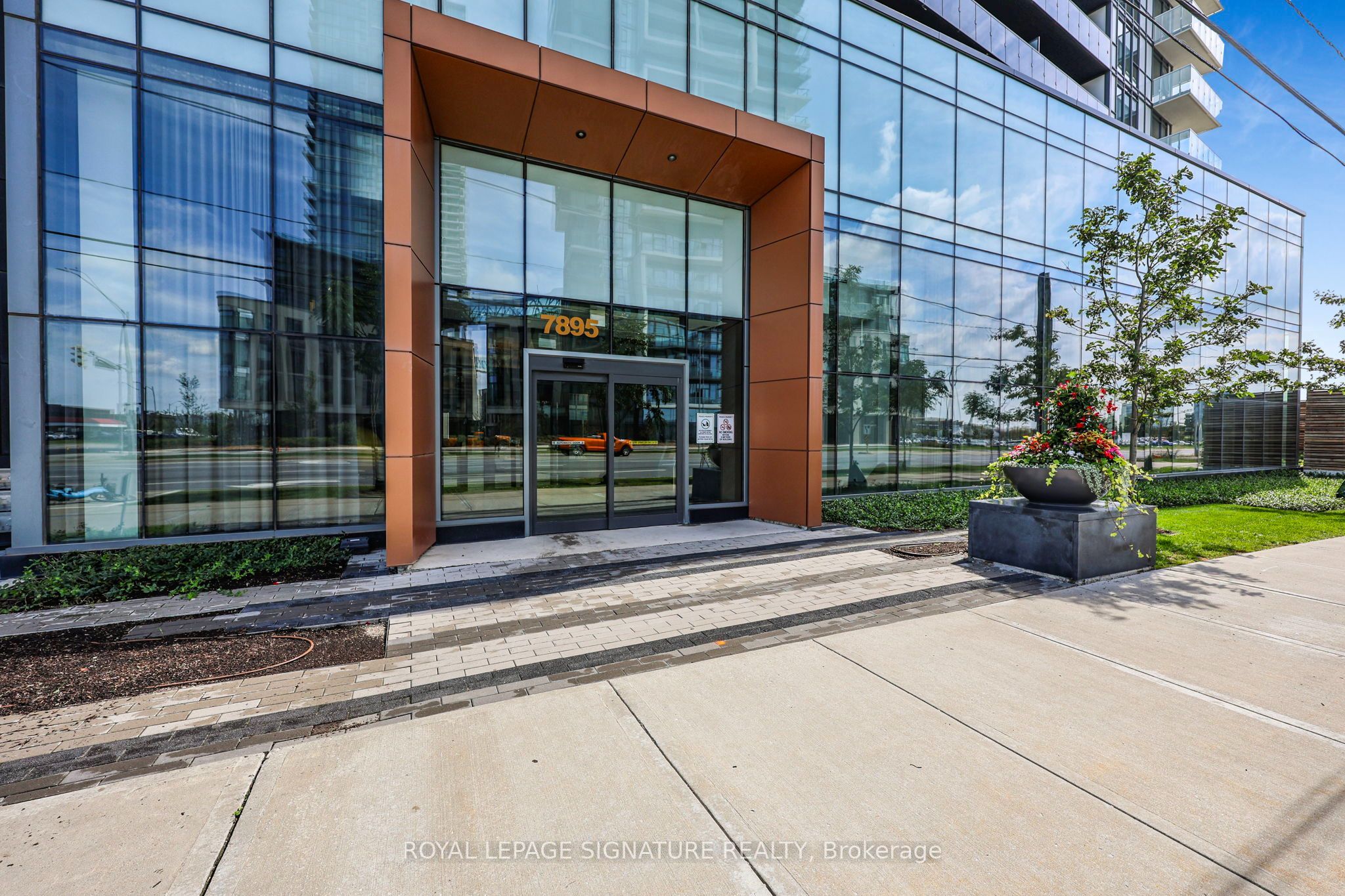 7895 Jane Street 2908, Vaughan, ON L4K 0K2 photo 3