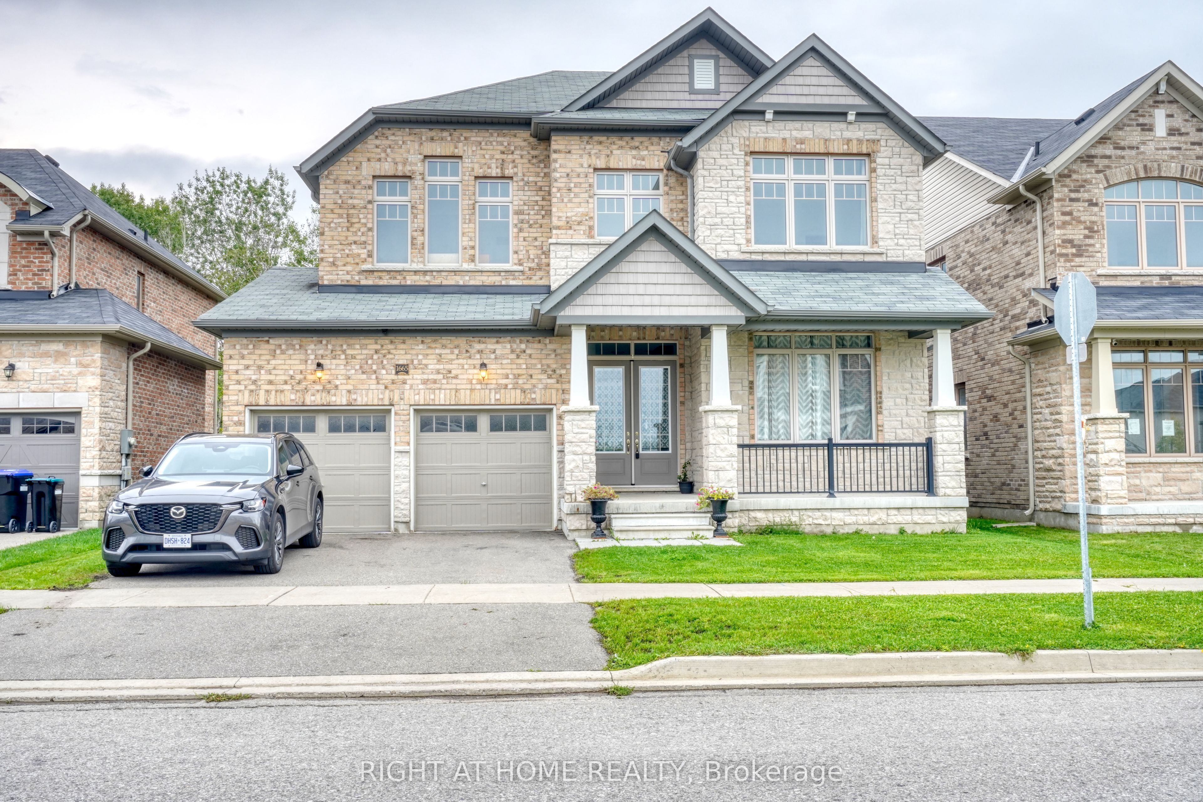 1665 Emberton Way, Innisfil, ON L9S 0N4