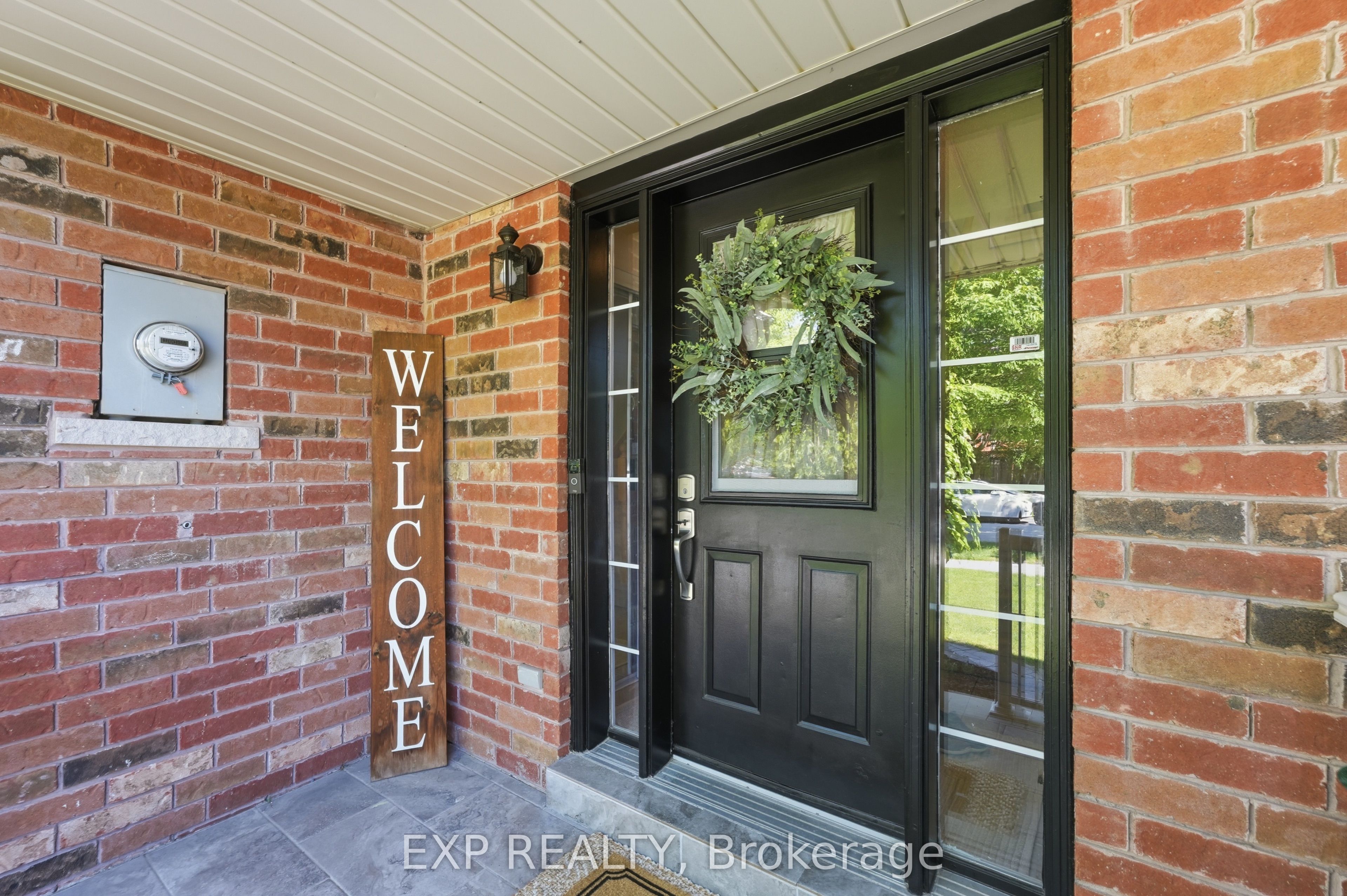 3 Battenberg Court, East Gwillimbury, ON L0G 1M0 photo 2