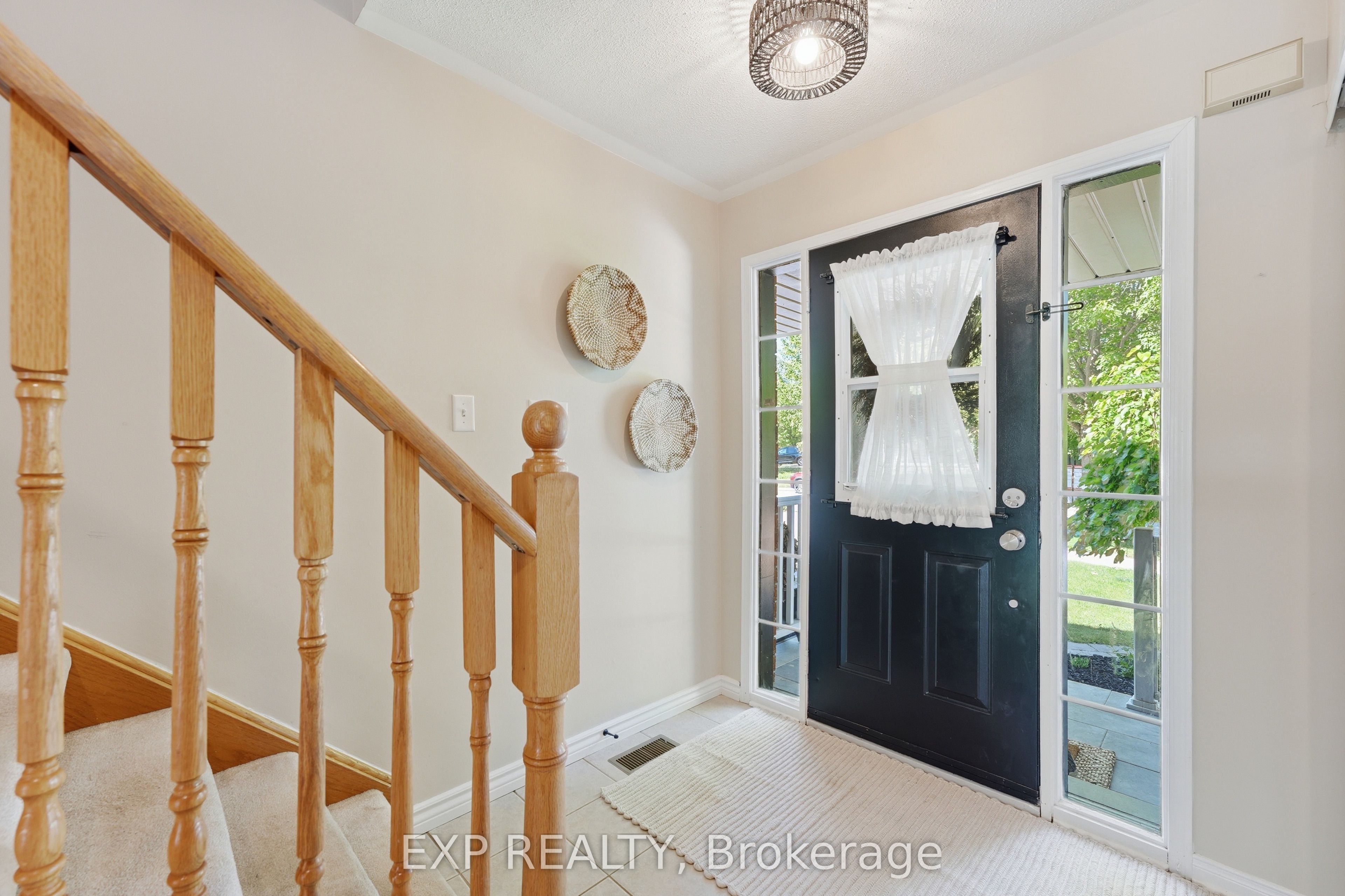 3 Battenberg Court, East Gwillimbury, ON L0G 1M0 photo 3