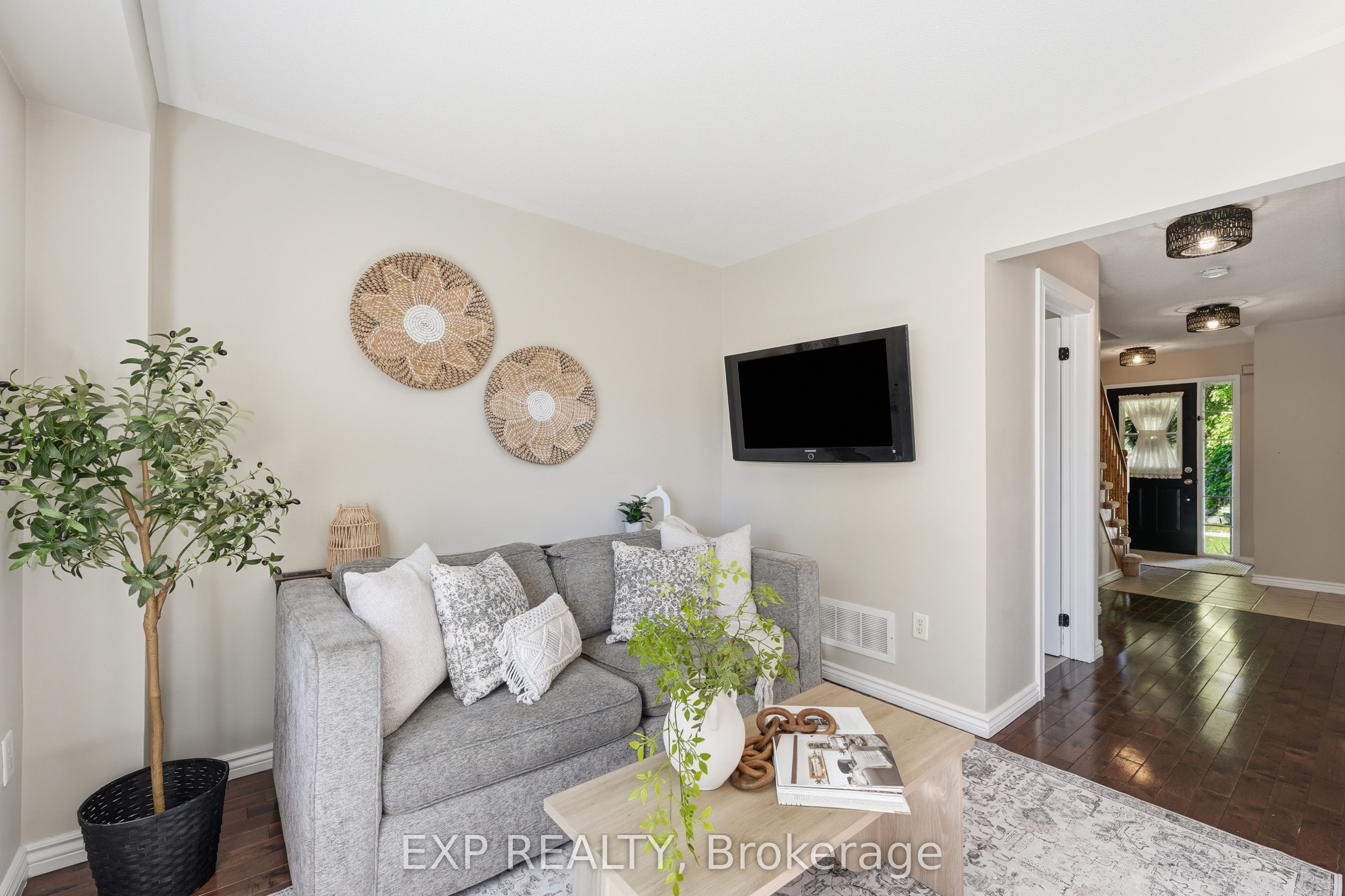 3 Battenberg Court, East Gwillimbury, ON L0G 1M0 photo 4