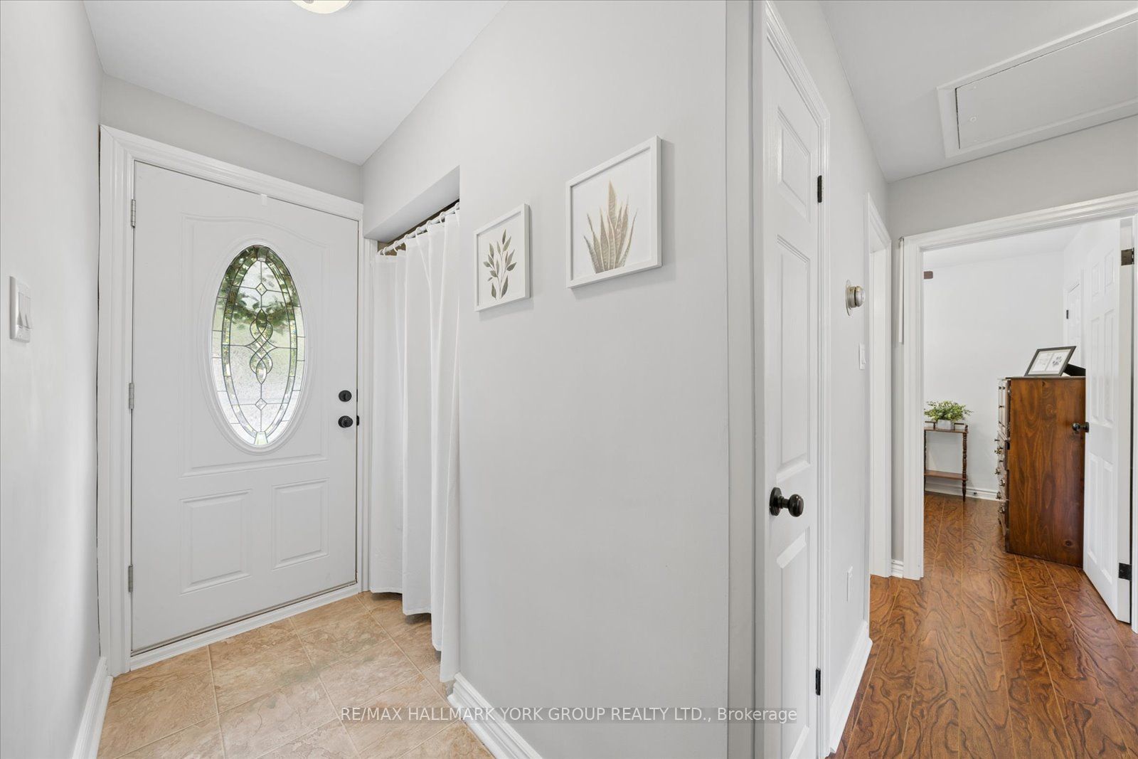 26 Georgina Street, Georgina, ON L0E 1R0 photo 4