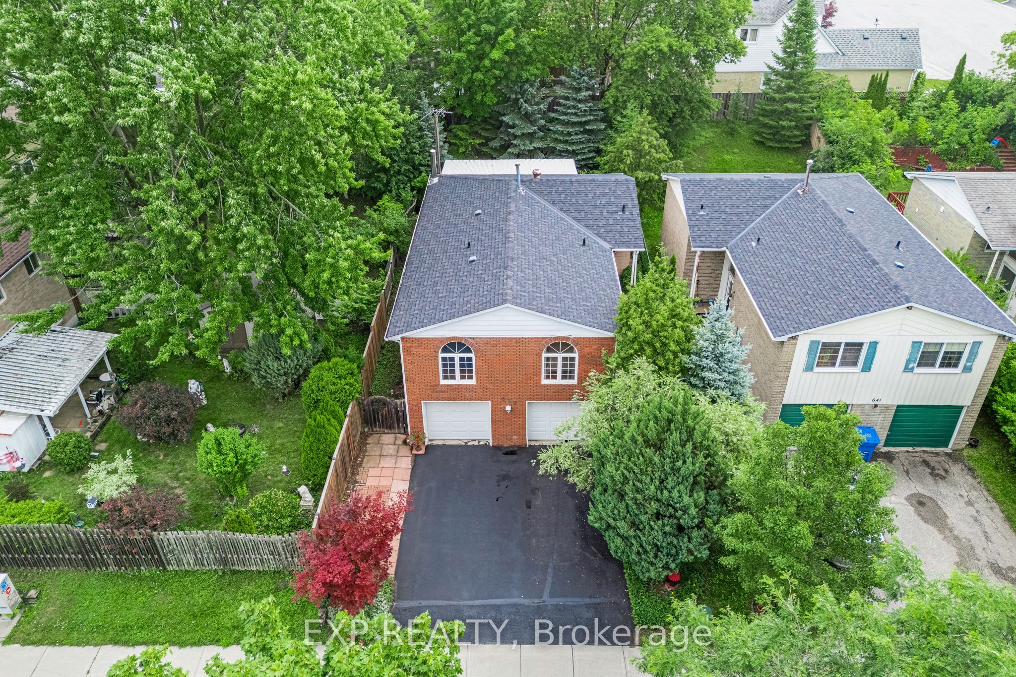 639 Irwin Crescent, Newmarket, ON L3Y 5A1 photo 3