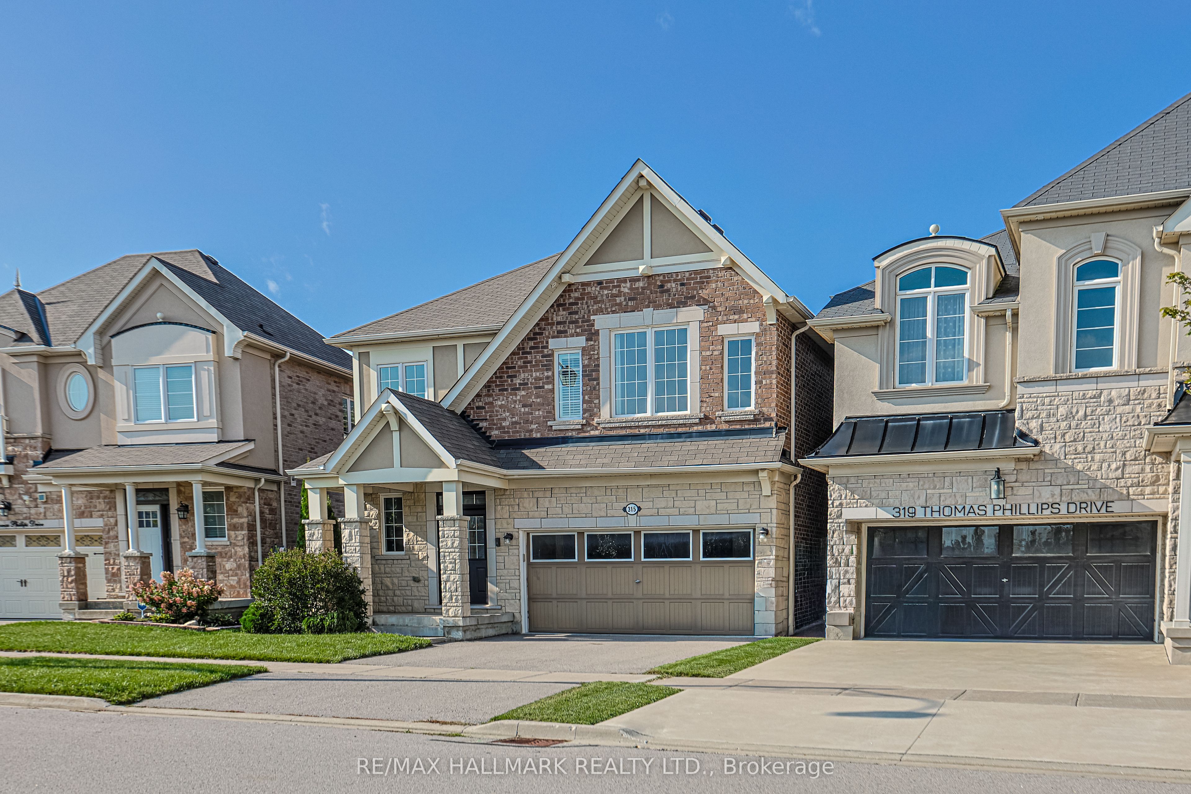 315 Thomas Phillips Drive, Aurora, ON L4G 0T3 photo 2