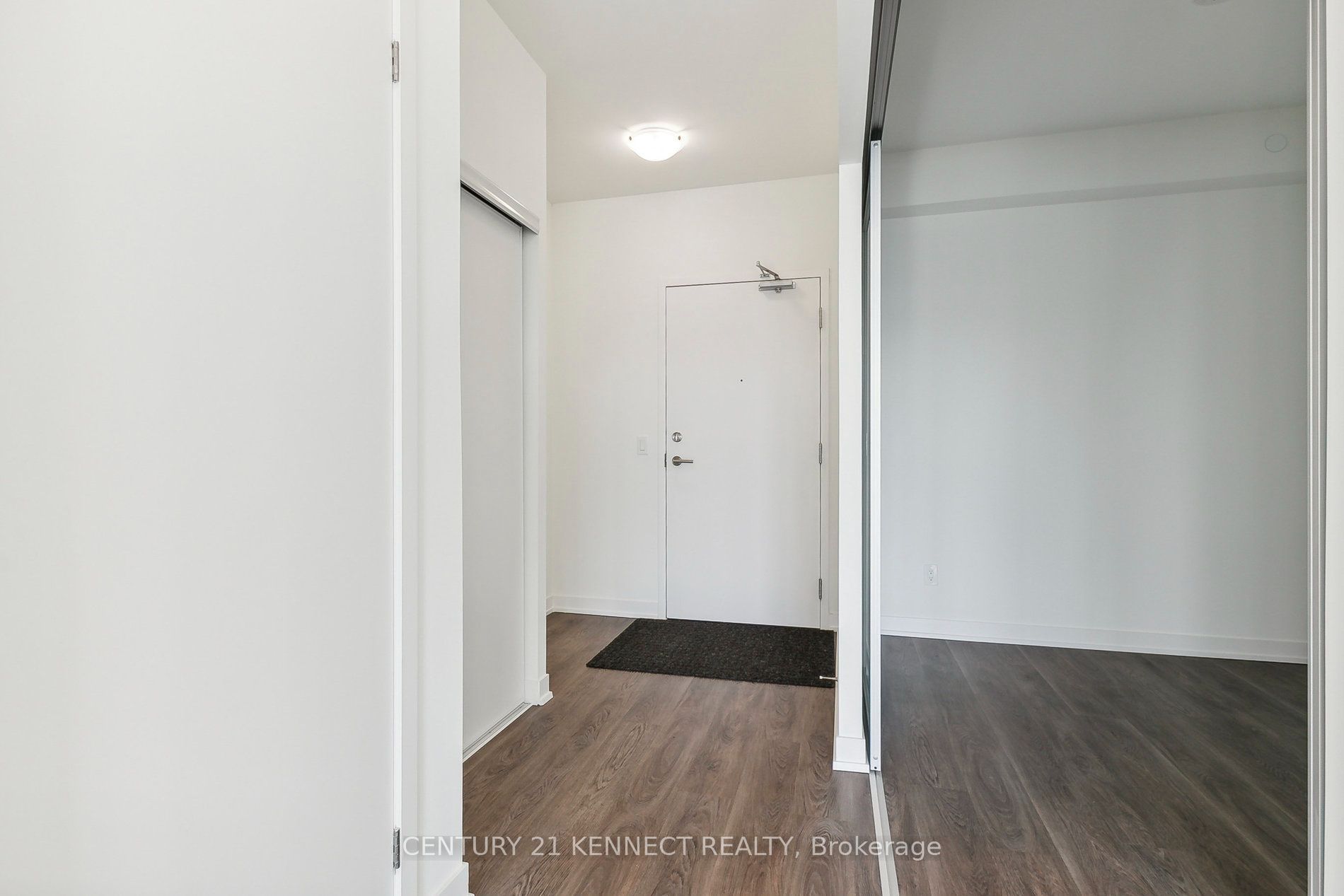 2 David Eyer Road 931, Richmond Hill, ON L4S 0N5 photo 2