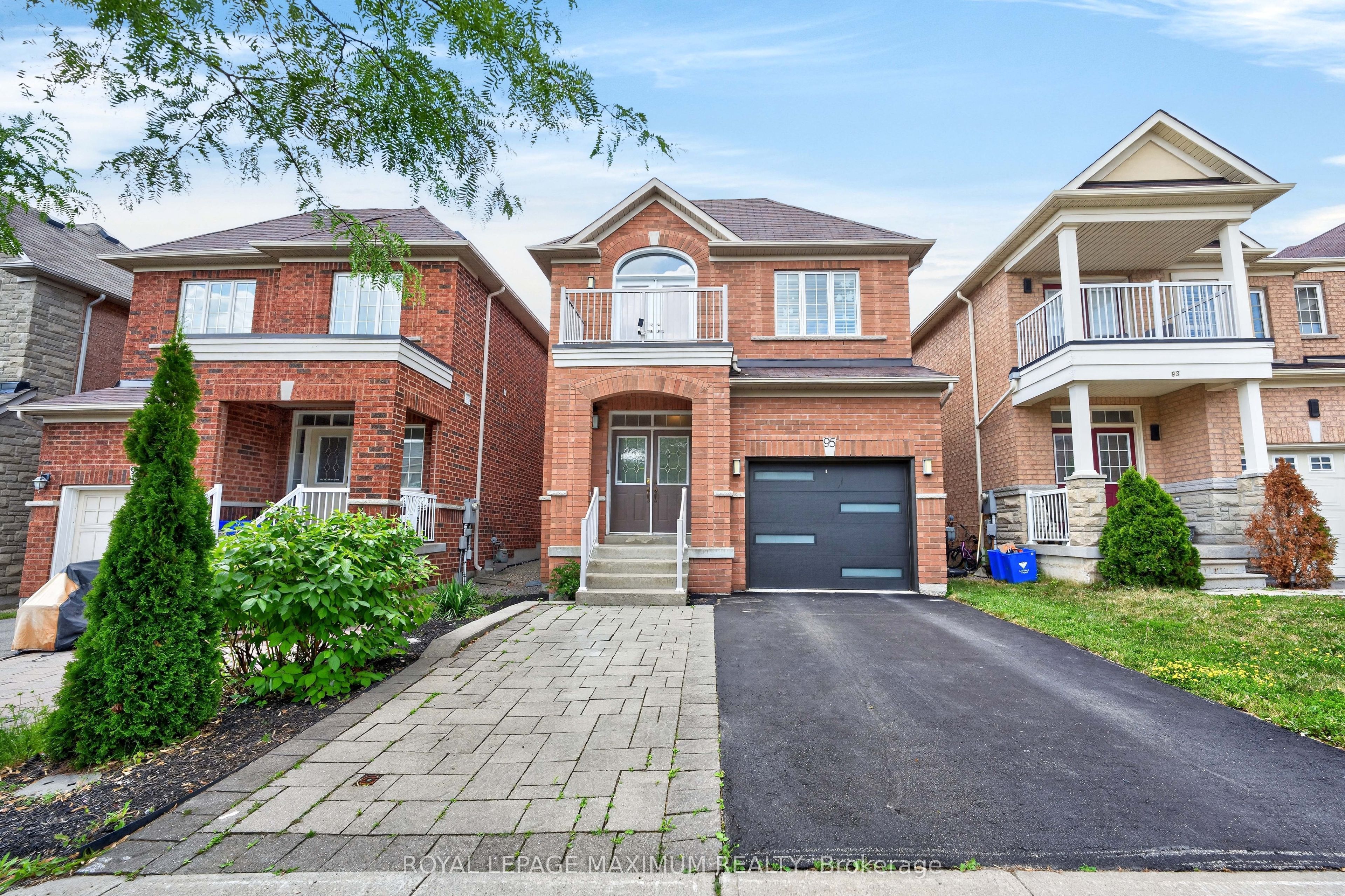 95 White Beach Crescent, Vaughan, ON L6A 0R2 photo 2