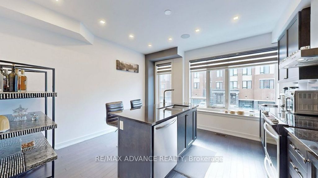 167 Salterton Circle, Vaughan, ON L6A 4Z1 photo 4