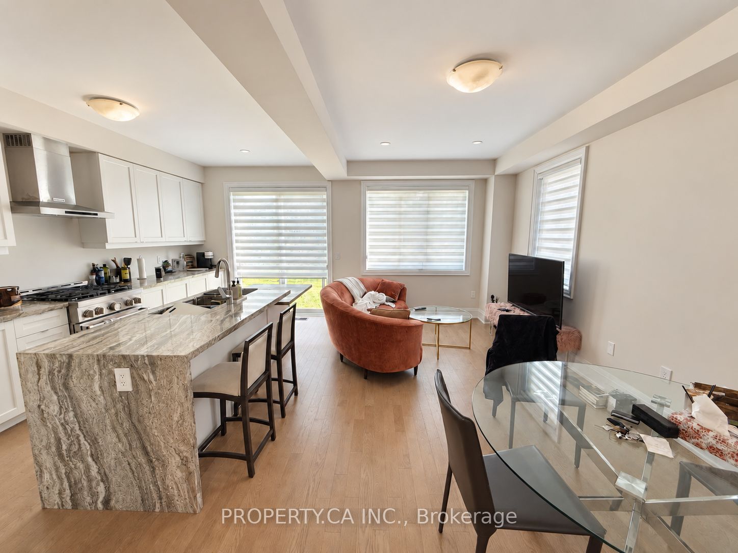 15 Schmeltzer Crescent, Richmond Hill, ON L4E 1A2 photo 2