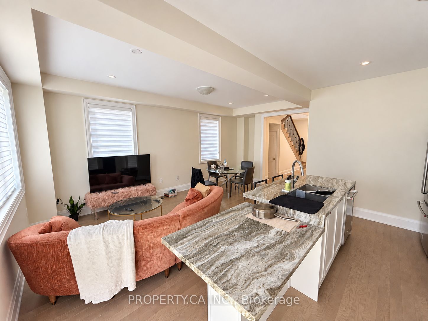 15 Schmeltzer Crescent, Richmond Hill, ON L4E 1A2 photo 3