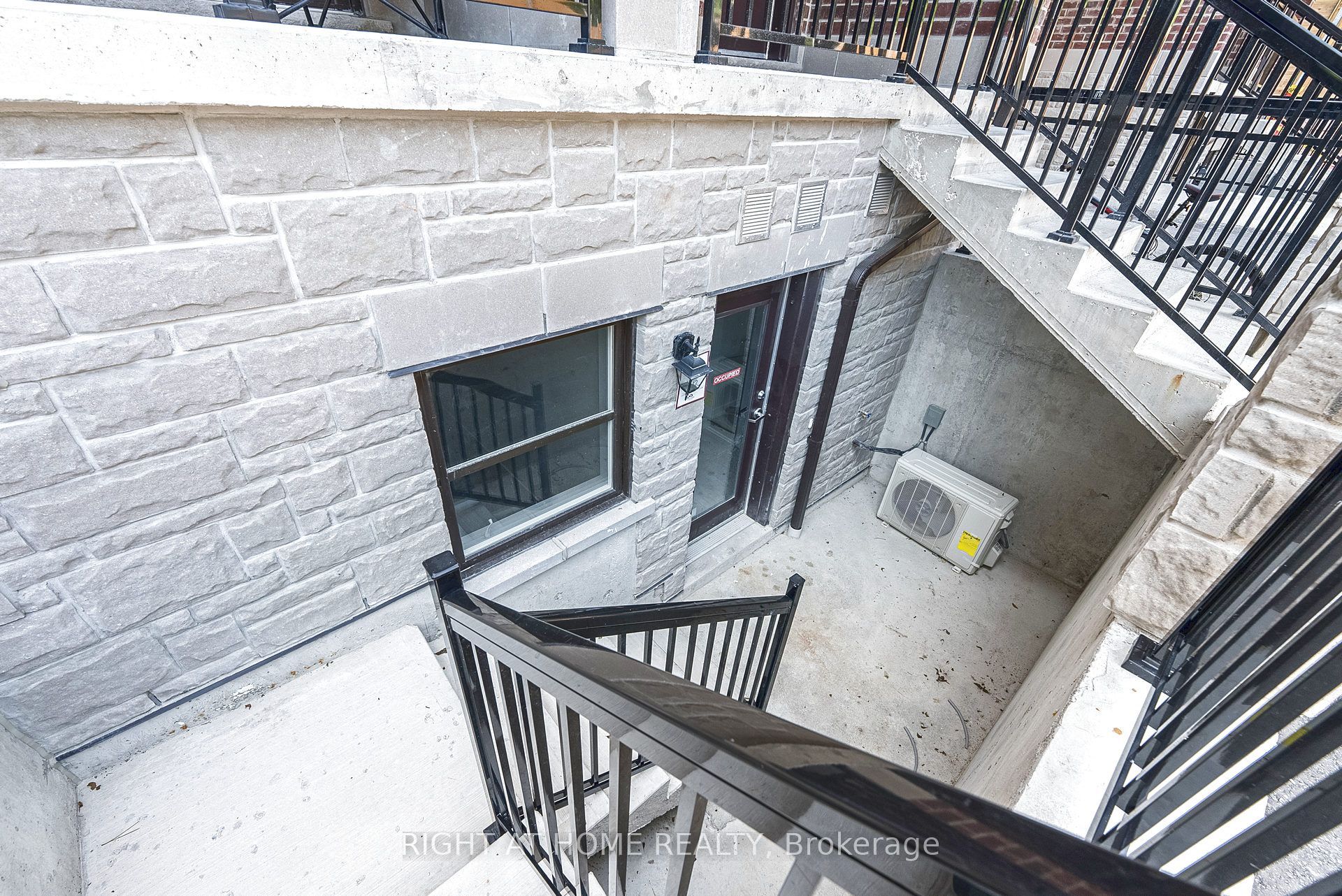 15100 Yonge Street 102, Aurora, ON L4G 4C8 photo 3