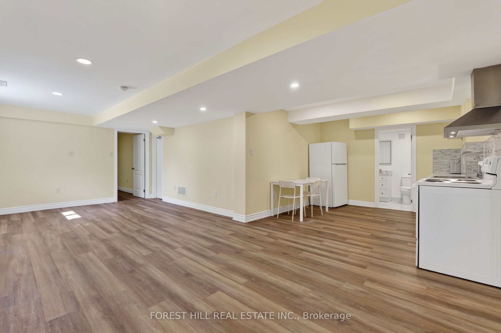 22 Rockwood Crescent Basement, Vaughan, ON L4J 7T2 photo 3