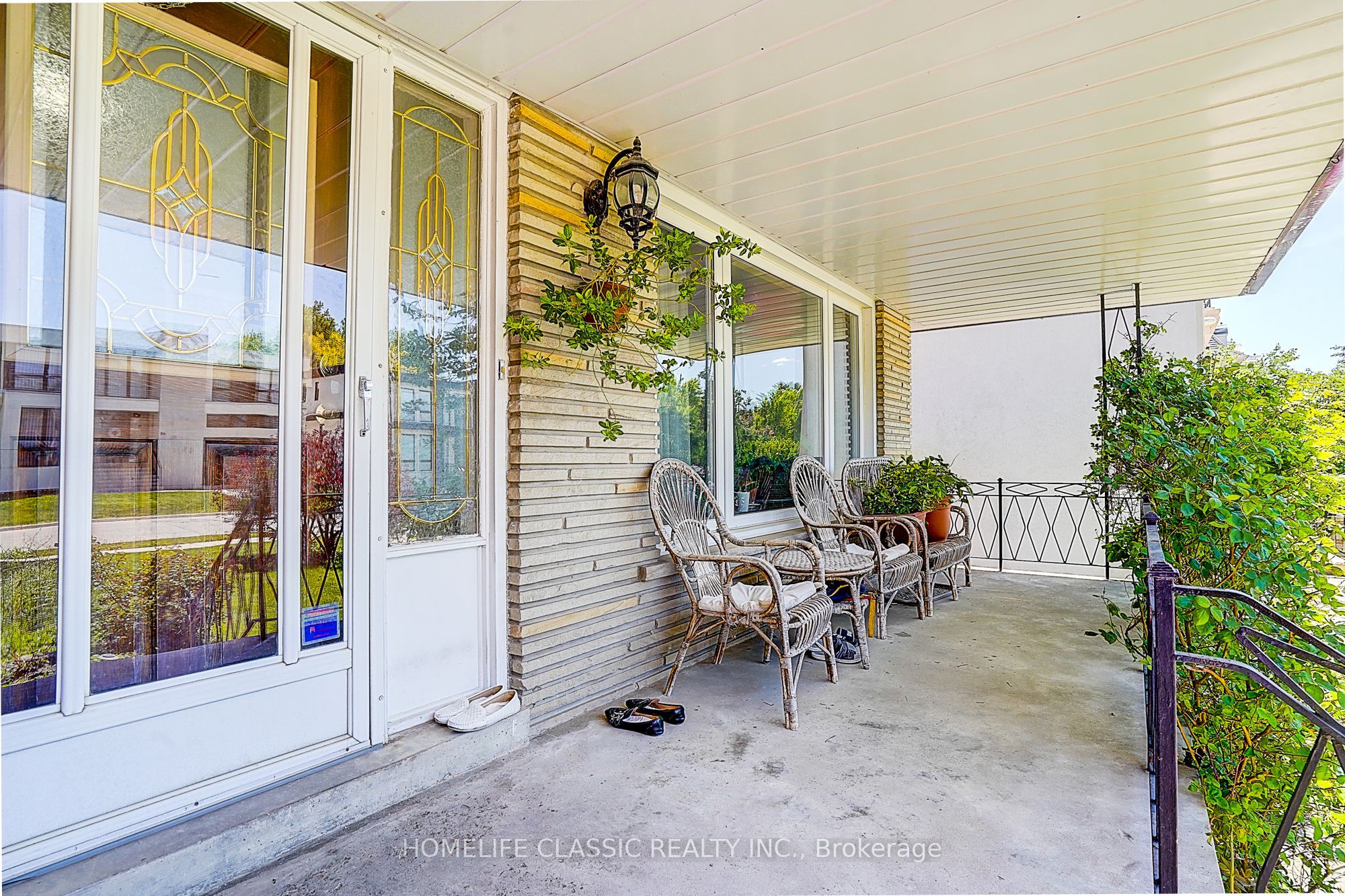 69 Elm Avenue, Richmond Hill, ON L4C 6K8 photo 4