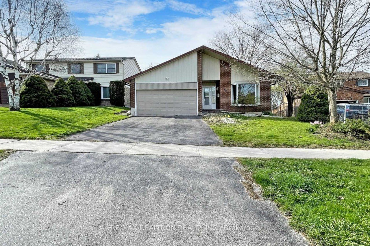88 Eastman Crescent #bmst, Newmarket, ON L3Y 5S2