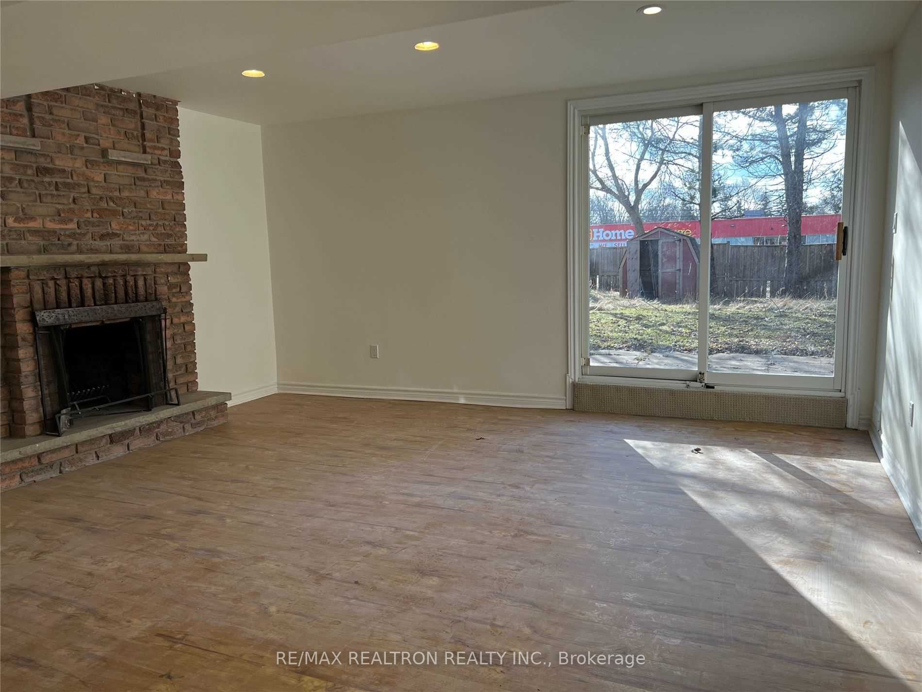 88 Eastman Crescent #bmst, Newmarket, ON L3Y 5S2 photo 2