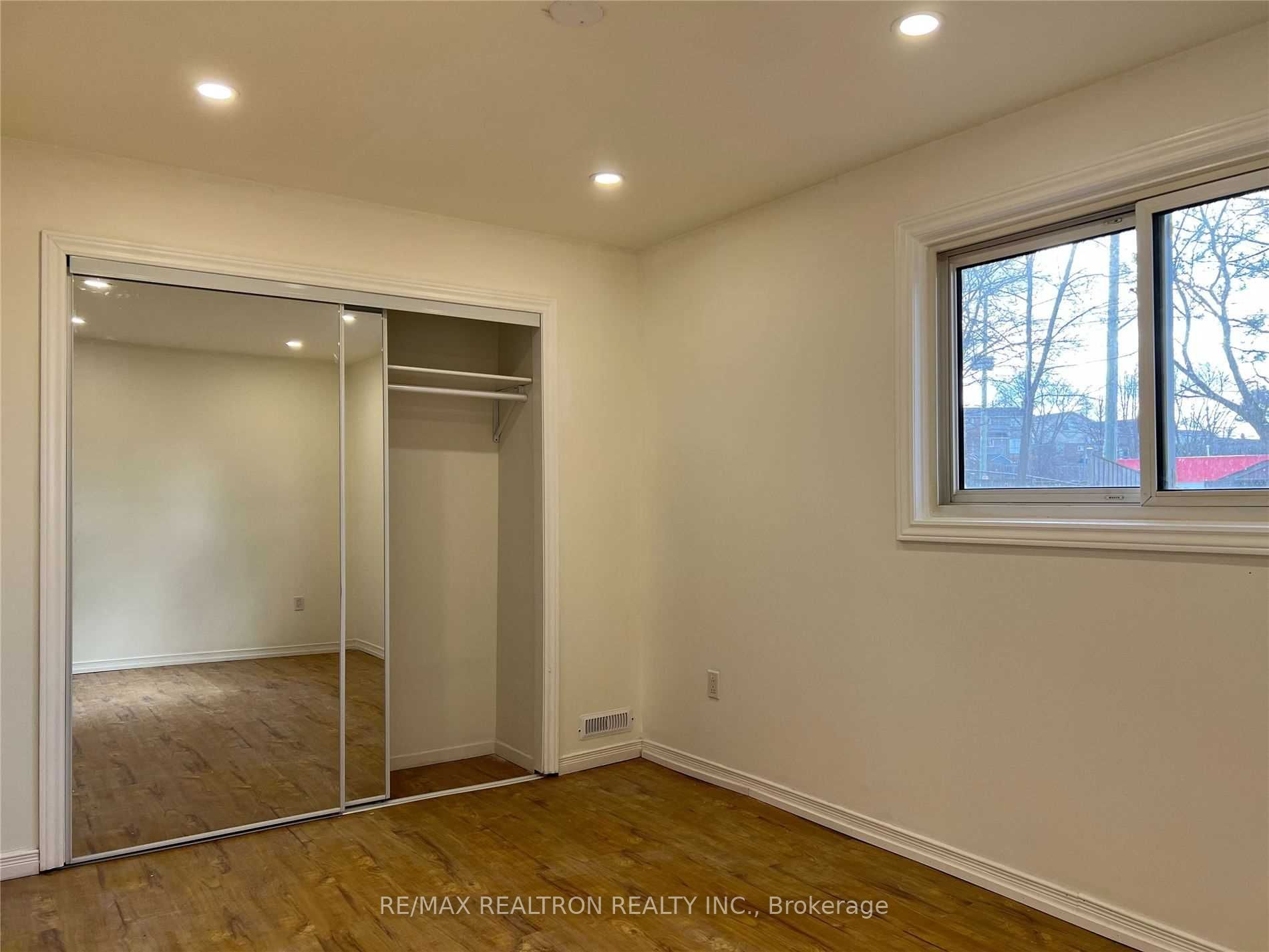 88 Eastman Crescent #bmst, Newmarket, ON L3Y 5S2 photo 3
